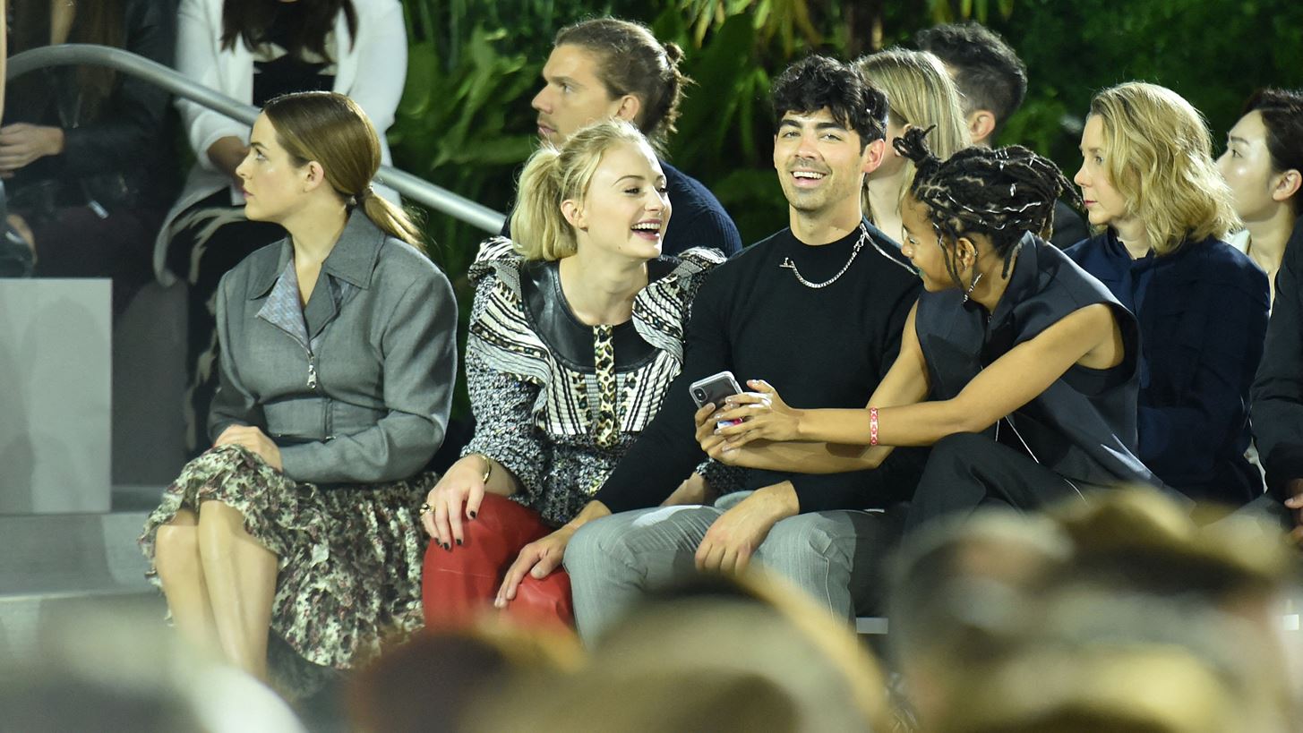 Louis Vuitton Cruise 2020 | &#x3A4;&#x3BF; &#x3BB;&#x3B1;&#x3BC;&#x3C0;&#x3B5;&#x3C1;&#x3CC; front row &#x3C3;&#x3C4;&#x3BF; show &#x3C4;&#x3BF;&#x3C5; &#x39F;&#x3AF;&#x3BA;&#x3BF;&#x3C5;