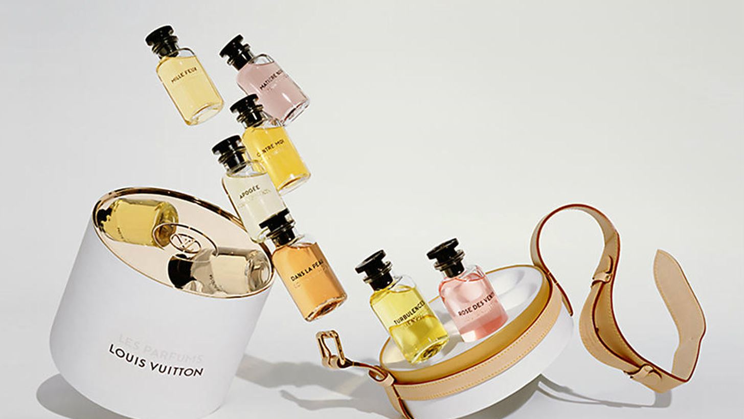 &#x39F; &#x3BF;&#x3AF;&#x3BA;&#x3BF;&#x3C2; Louis Vuitton &#x3BB;&#x3B1;&#x3BD;&#x3C3;&#x3AC;&#x3C1;&#x3B5;&#x3B9; &#x3C4;&#x3CE;&#x3C1;&#x3B1; travel size &#x3B8;&#x3AE;&#x3BA;&#x3B5;&#x3C2; &#x3B3;&#x3B9;&#x3B1; &#x3C4;&#x3BF; &#x3AC;&#x3C1;&#x3C9;&#x3BC;&#x3B1; &#x3C3;&#x3BF;&#x3C5;