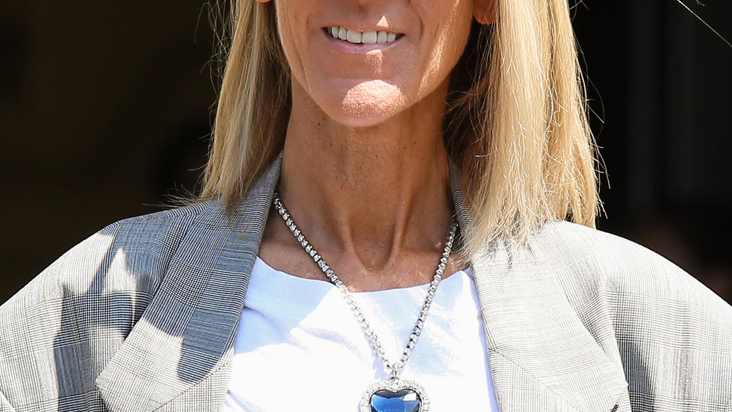 C&#xE9;line Dion | K&#x3BB;&#x3B5;&#x3AF;&#x3BD;&#x3B5;&#x3B9; &#x3C3;&#x3AE;&#x3BC;&#x3B5;&#x3C1;&#x3B1; &#x3C4;&#x3B1; 53