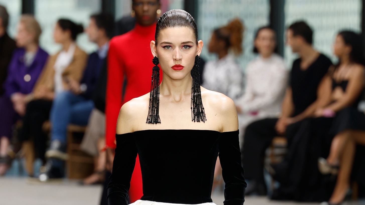 Οι επικρατέστερες τάσεις της μόδας στα κοσμήματα για τη σεζόν Φθινόπωρο/Χειμώνας 2024-2025