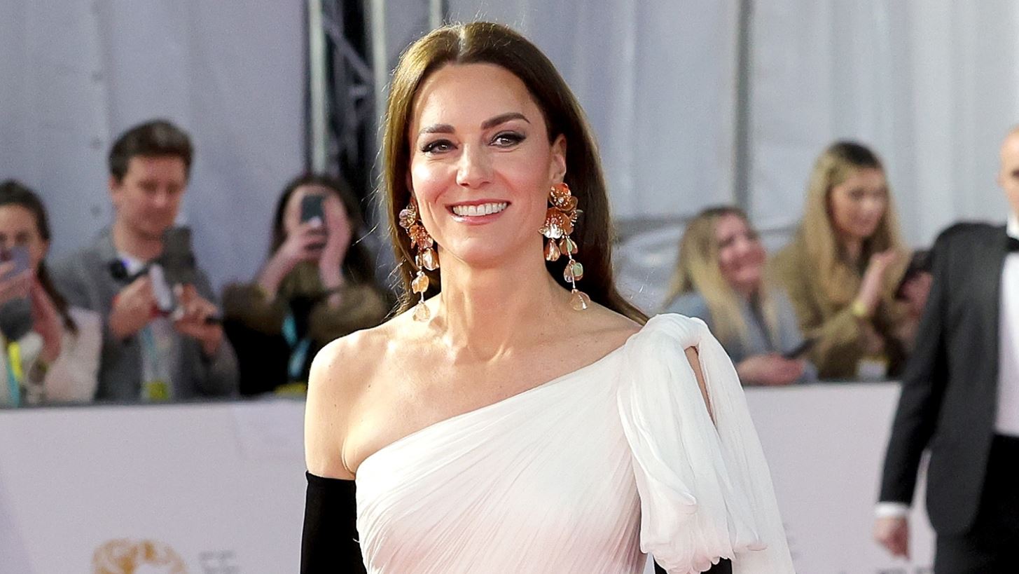 Kate Middleton | &#x3A6;&#x3CC;&#x3C1;&#x3B5;&#x3C3;&#x3B5; &#x3C4;&#x3BF; must have &#x3C6;&#x3CC;&#x3C1;&#x3B5;&#x3BC;&#x3B1; &#x3C4;&#x3BF;&#x3C5; &#x3BA;&#x3B1;&#x3BB;&#x3BF;&#x3BA;&#x3B1;&#x3B9;&#x3C1;&#x3B9;&#x3BF;&#x3CD;