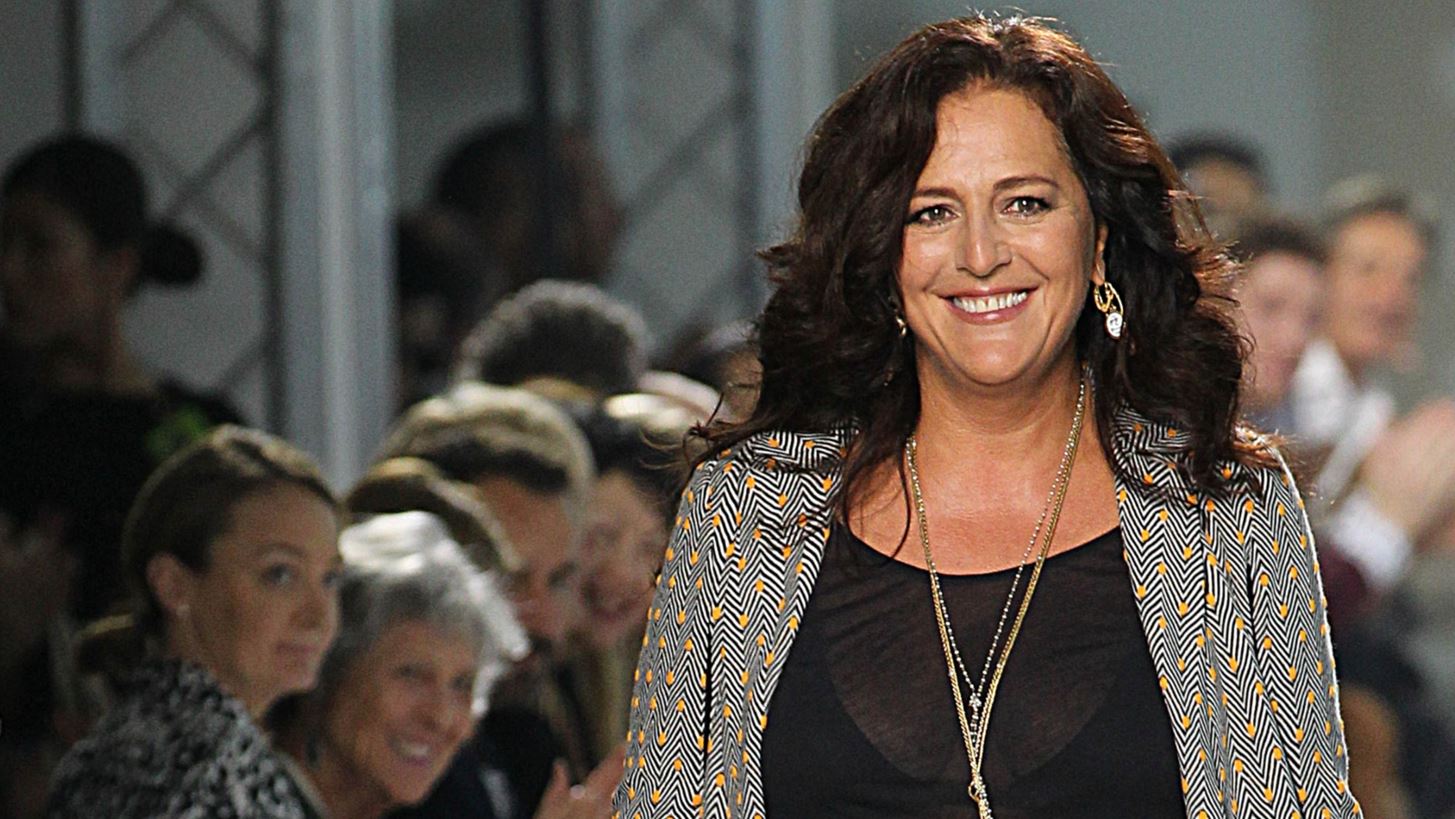 &#x397; Angela Missoni &#x3C0;&#x3B1;&#x3C1;&#x3B1;&#x3B9;&#x3C4;&#x3B5;&#x3AF;&#x3C4;&#x3B1;&#x3B9; &#x3B1;&#x3C0;&#x3CC; &#x3B4;&#x3B9;&#x3B5;&#x3C5;&#x3B8;&#x3CD;&#x3BD;&#x3C4;&#x3C1;&#x3B9;&#x3B1; &#x3B4;&#x3B7;&#x3BC;&#x3B9;&#x3BF;&#x3C5;&#x3C1;&#x3B3;&#x3B9;&#x3BA;&#x3BF;&#x3CD; &#x3C4;&#x3BF;&#x3C5; Missoni
