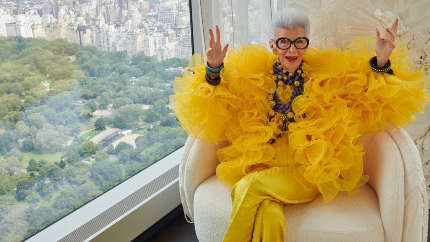 &#x397; H&amp;M &#x3C3;&#x3C5;&#x3BD;&#x3B5;&#x3C1;&#x3B3;&#x3AC;&#x3B6;&#x3B5;&#x3C4;&#x3B1;&#x3B9; &#x3BC;&#x3B5; &#x3C4;&#x3BF; fashion icon Iris Apfel &#x3B3;&#x3B9;&#x3B1; &#x3C4;&#x3B1; 100&#x3B1; &#x3B3;&#x3B5;&#x3BD;&#x3AD;&#x3B8;&#x3BB;&#x3B9;&#x3AC; &#x3C4;&#x3B7;&#x3C2;