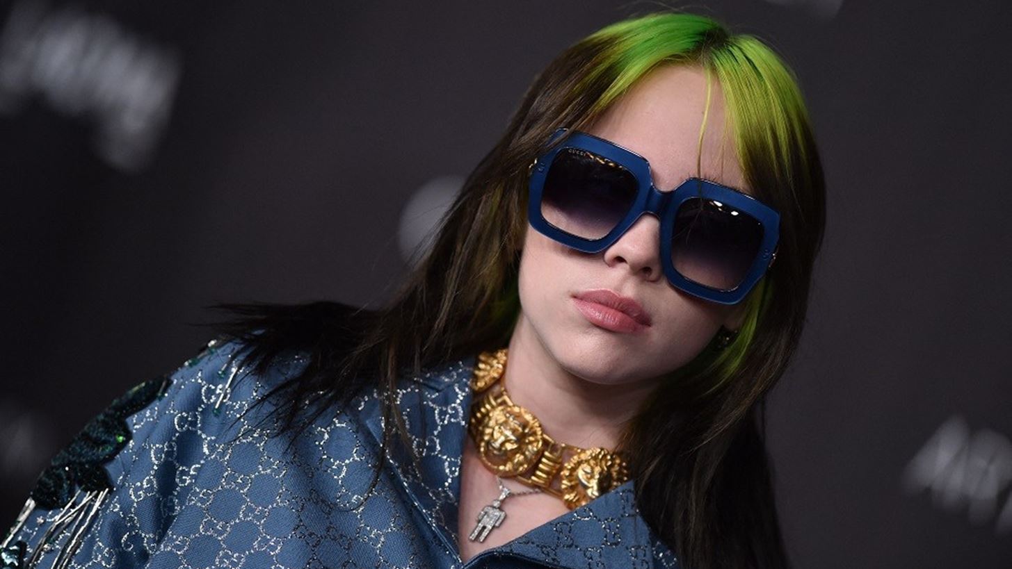 Billie Eilish | &#x3A4;&#x3BF; &#x3BC;&#x3AE;&#x3BD;&#x3C5;&#x3BC;&#x3B1; &#x3C0;&#x3AF;&#x3C3;&#x3C9; &#x3B1;&#x3C0;&#x3CC; &#x3C4;&#x3BF; &#x3BD;&#x3AD;&#x3BF; &#x3C4;&#x3B7;&#x3C2; &#x3C4;&#x3C1;&#x3B1;&#x3B3;&#x3BF;&#x3CD;&#x3B4;&#x3B9; &#x3BA;&#x3B1;&#x3B9; &#x3C4;&#x3BF; &#x3B2;&#x3AF;&#x3BD;&#x3C4;&#x3B5;&#x3BF; &#x3BA;&#x3BB;&#x3B9;&#x3C0; &#x3BC;&#x3B5; &#x3C4;&#x3BF; &#x3C6;&#x3AF;&#x3B4;&#x3B9;