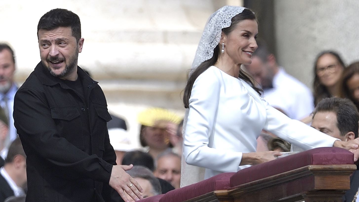B&#x3B1;&#x3C3;&#x3AF;&#x3BB;&#x3B9;&#x3C3;&#x3C3;&#x3B1; Letizia | &#x397; &#x3BA;&#x3AF;&#x3BD;&#x3B7;&#x3C3;&#x3B7; &#x3C0;&#x3BF;&#x3C5; &#x3C3;&#x3C5;&#x3B6;&#x3B7;&#x3C4;&#x3AE;&#x3B8;&#x3B7;&#x3BA;&#x3B5; &#x3C3;&#x3C4;&#x3B7;&#x3BD; &#x3B1;&#x3BD;&#x3B8;&#x3C1;&#x3CC;&#x3BD;&#x3B9;&#x3C3;&#x3B7; &#x3C4;&#x3BF;&#x3C5; &#x3C0;&#x3AC;&#x3C0;&#x3B1; &#x39B;&#x3AD;&#x3BF;&#x3BD;&#x3C4;&#x3B1;