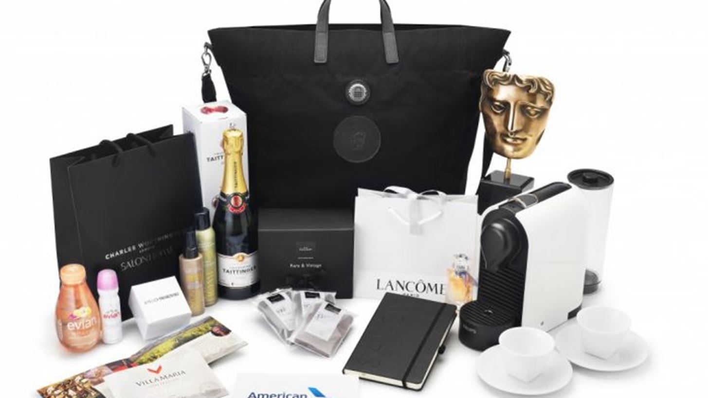 BAFTA 2017: &#x3A4;&#x3B9; &#x3C0;&#x3B5;&#x3C1;&#x3B9;&#x3B5;&#x3AF;&#x3C7;&#x3B5; &#x3B7; goody bag &#x3C0;&#x3BF;&#x3C5; &#x3C0;&#x3B1;&#x3C1;&#x3AD;&#x3BB;&#x3B1;&#x3B2;&#x3B1;&#x3BD; &#x3BF;&#x3B9; &#x3C0;&#x3C1;&#x3BF;&#x3C3;&#x3BA;&#x3B5;&#x3BA;&#x3BB;&#x3B7;&#x3BC;&#x3AD;&#x3BD;&#x3BF;&#x3B9; &#x3C4;&#x3B7;&#x3C2; &#x3B2;&#x3C1;&#x3B1;&#x3B4;&#x3B9;&#x3AC;&#x3C2;;