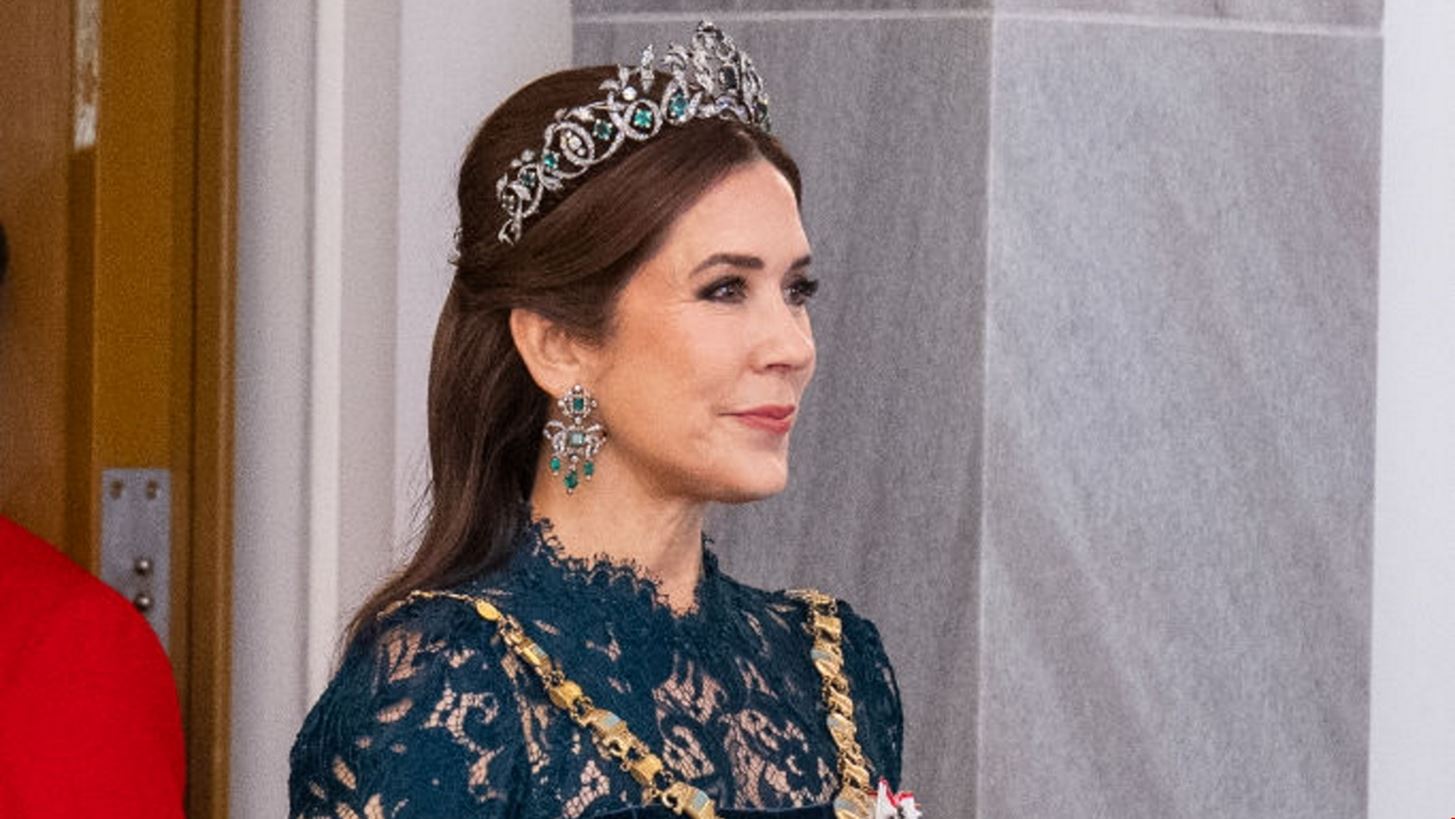 &#x397; &#x392;&#x3B1;&#x3C3;&#x3AF;&#x3BB;&#x3B9;&#x3C3;&#x3C3;&#x3B1; Mary &#x3C4;&#x3B7;&#x3C2; &#x394;&#x3B1;&#x3BD;&#x3AF;&#x3B1;&#x3C2; &#x3BC;&#x3AC;&#x3C2; &#x3B4;&#x3B5;&#x3AF;&#x3C7;&#x3BD;&#x3B5;&#x3B9; &#x3C3;&#x3C0;&#x3AC;&#x3BD;&#x3B9;&#x3B5;&#x3C2; &#x3C6;&#x3C9;&#x3C4;&#x3BF;&#x3B3;&#x3C1;&#x3B1;&#x3C6;&#x3AF;&#x3B5;&#x3C2; &#x3B1;&#x3C0;&#x3CC; &#x3C4;&#x3B1; 14&#x3C7;&#x3C1;&#x3BF;&#x3BD;&#x3B1; &#x3B4;&#x3AF;&#x3B4;&#x3C5;&#x3BC;&#x3B1; &#x3C0;&#x3B1;&#x3B9;&#x3B4;&#x3B9;&#x3AC; &#x3C4;&#x3B7;&#x3C2;