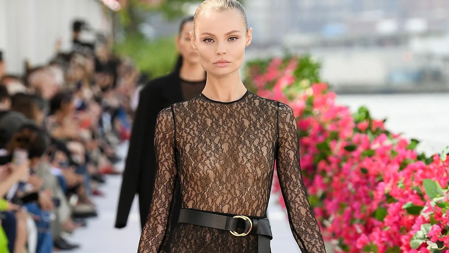 NYFW SS &#x27;24 | &#x3A4;&#x3B1; &#x3C3;&#x3C5;&#x3BD;&#x3B1;&#x3C1;&#x3C0;&#x3B1;&#x3C3;&#x3C4;&#x3B9;&#x3BA;&#x3AC; beauty looks &#x3B1;&#x3C0;&#x3CC; &#x3C4;&#x3B7;&#x3BD; &#x3C0;&#x3B1;&#x3C3;&#x3B1;&#x3C1;&#x3AD;&#x3BB;&#x3B1; &#x3C0;&#x3BF;&#x3C5; &#x3B8;&#x3B1; &#x3B1;&#x3BD;&#x3C4;&#x3B9;&#x3B3;&#x3C1;&#x3AC;&#x3C8;&#x3BF;&#x3C5;&#x3BC;&#x3B5; &#x3AC;&#x3BC;&#x3B5;&#x3C3;&#x3B1;