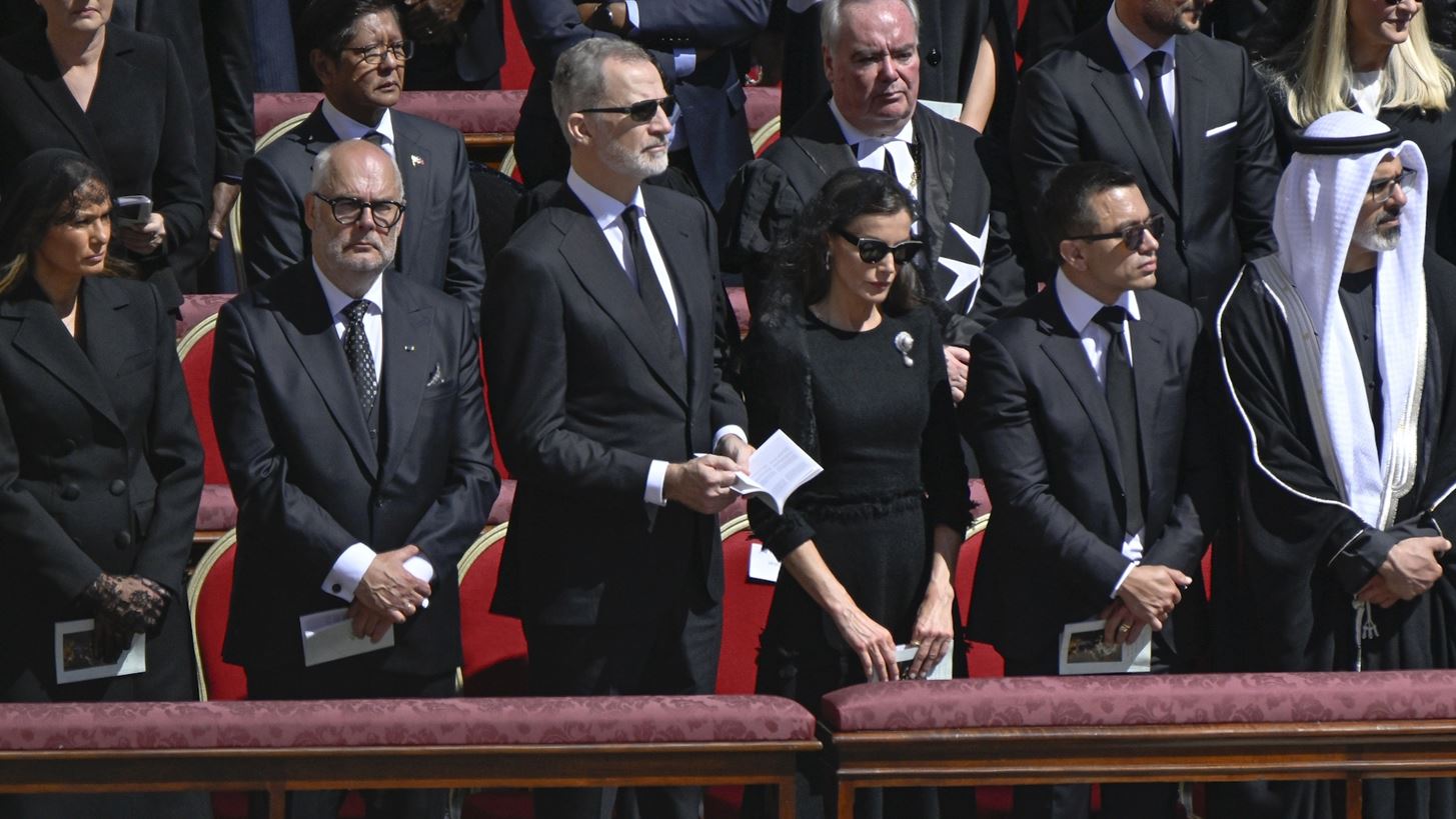 &#x392;&#x3B1;&#x3C3;&#x3B9;&#x3BB;&#x3B9;&#x3AC;&#x3C2; Felipe &amp; &#x3B2;&#x3B1;&#x3C3;&#x3AF;&#x3BB;&#x3B9;&#x3C3;&#x3C3;&#x3B1; Letizia | &#x394;&#x3AF;&#x3C7;&#x3B1;&#x3C3;&#x3B5; &#x3B7; &#x3B5;&#x3BC;&#x3C6;&#x3AC;&#x3BD;&#x3B9;&#x3C3;&#x3B7; &#x3BC;&#x3B5; &#x3B3;&#x3C5;&#x3B1;&#x3BB;&#x3B9;&#x3AC; &#x3B7;&#x3BB;&#x3AF;&#x3BF;&#x3C5; &#x3C3;&#x3C4;&#x3B7;&#x3BD; &#x3BA;&#x3B7;&#x3B4;&#x3B5;&#x3AF;&#x3B1; &#x3C4;&#x3BF;&#x3C5; &#x3C0;&#x3AC;&#x3C0;&#x3B1; &#x3A6;&#x3C1;&#x3B1;&#x3B3;&#x3BA;&#x3AF;&#x3C3;&#x3BA;&#x3BF;&#x3C5;
