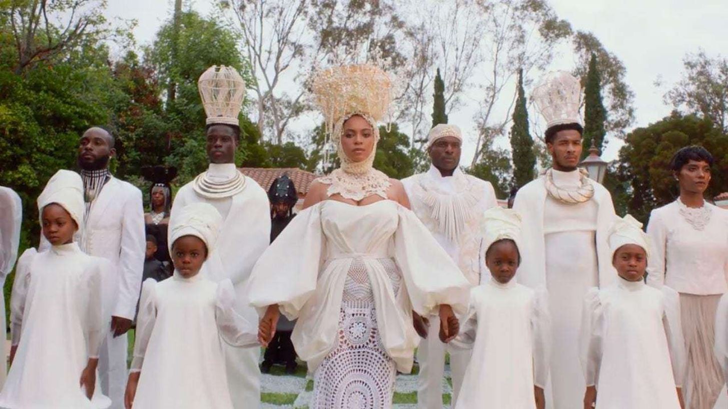 Black Is King, &#x3B7; &#x3C4;&#x3B1;&#x3B9;&#x3BD;&#x3AF;&#x3B1; &#x3C4;&#x3B7;&#x3C2; Beyonce &#x3B3;&#x3AF;&#x3BD;&#x3B5;&#x3C4;&#x3B1;&#x3B9; &#x3B7; &#x3C6;&#x3C9;&#x3BD;&#x3AE; &#x3C4;&#x3B7;&#x3C2; &#x3BC;&#x3B1;&#x3CD;&#x3C1;&#x3B7;&#x3C2; &#x3BA;&#x3BF;&#x3B9;&#x3BD;&#x3CC;&#x3C4;&#x3B7;&#x3C4;&#x3B1;&#x3C2;