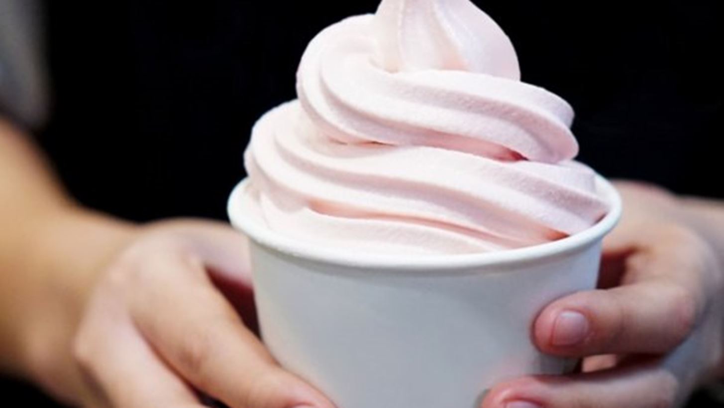 Να γιατί πρέπει να τρως γιαούρτι όταν κάνεις δίαιτα (και όταν δεν κάνεις)