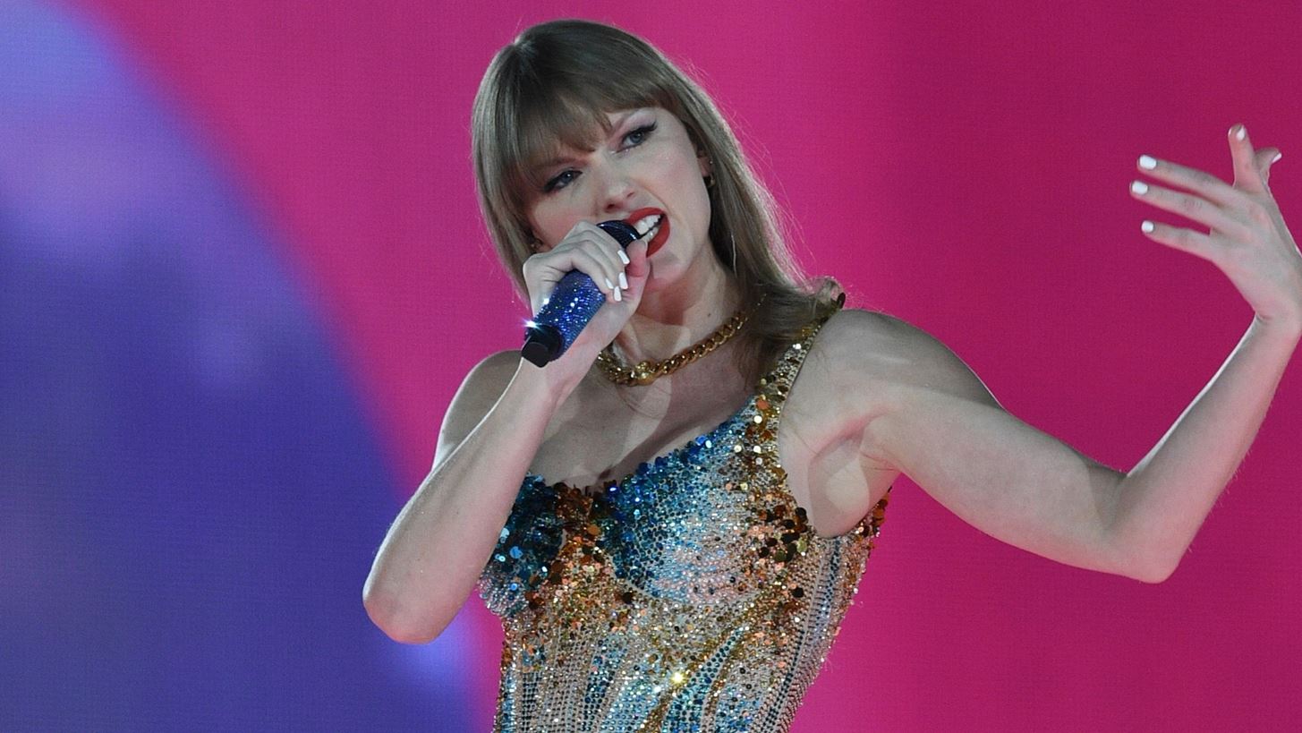 Taylor Swift | &#x3A0;&#x3CC;&#x3C3;&#x3B1; &#x3C7;&#x3C1;&#x3AE;&#x3BC;&#x3B1;&#x3C4;&#x3B1; &#x3AD;&#x3B2;&#x3B3;&#x3B1;&#x3BB;&#x3B5; &#x3BC;&#x3B5; &#x3C4;&#x3B7;&#x3BD; &#x3C0;&#x3B5;&#x3C1;&#x3B9;&#x3BF;&#x3B4;&#x3B5;&#x3AF;&#x3B1; The Eras Tour