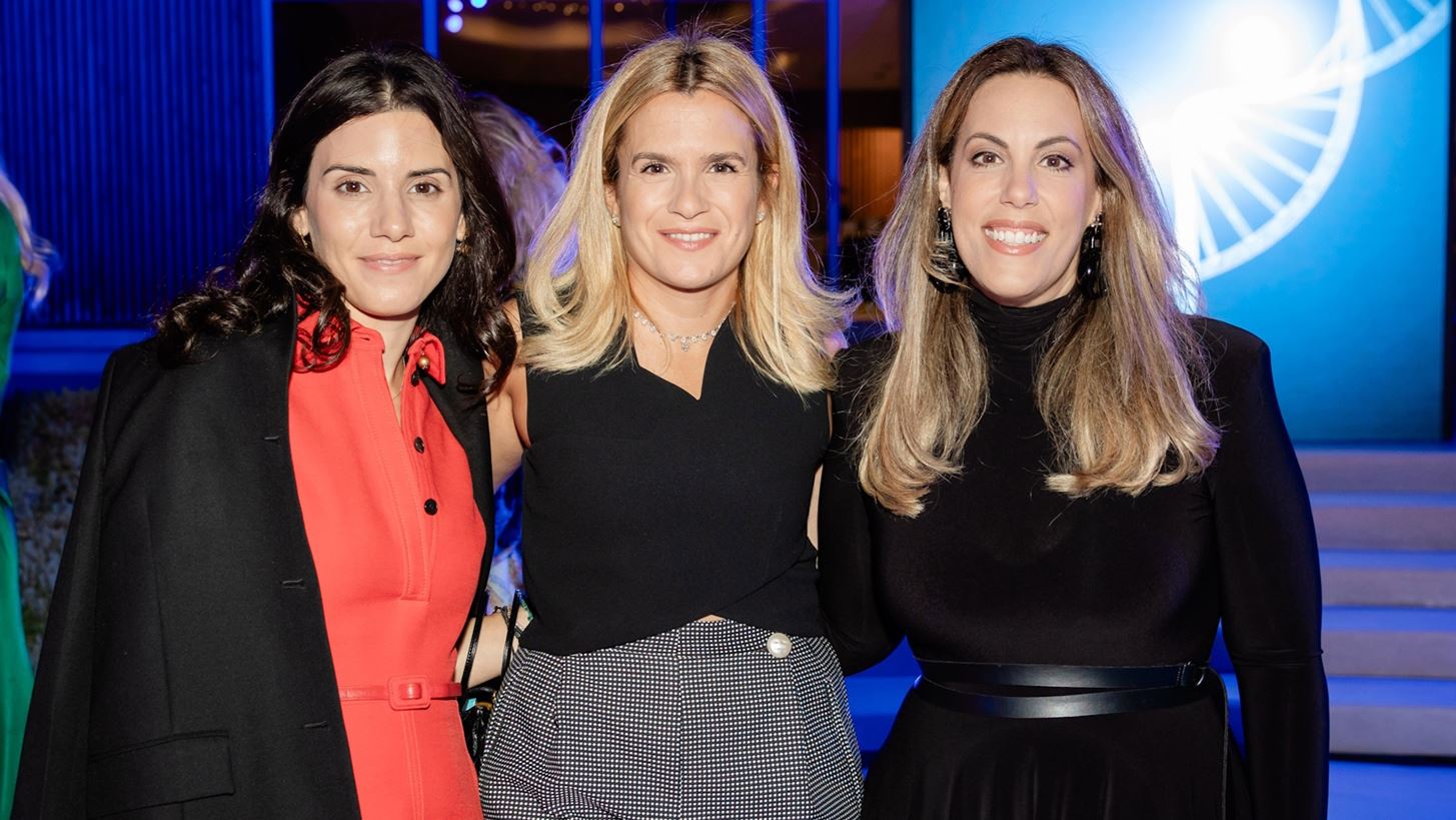 Mary Katrantzou | &#x3A3;&#x3C0;&#x3AC;&#x3BD;&#x3B9;&#x3B1; &#x3B5;&#x3BC;&#x3C6;&#x3AC;&#x3BD;&#x3B9;&#x3C3;&#x3B7; &#x3BC;&#x3B5; &#x3C4;&#x3B7; &#x3BC;&#x3B7;&#x3C4;&#x3AD;&#x3C1;&#x3B1; &#x3C4;&#x3B7;&#x3C2;, &#x39A;&#x3B1;&#x3C4;&#x3B5;&#x3C1;&#x3AF;&#x3BD;&#x3B1; &#x3C3;&#x3B5; &#x3B2;&#x3C1;&#x3B1;&#x3B4;&#x3B9;&#x3BD;&#x3AE; &#x3AD;&#x3BE;&#x3BF;&#x3B4;&#x3BF; &#x3C3;&#x3C4;&#x3B7;&#x3BD; &#x391;&#x3B8;&#x3AE;&#x3BD;&#x3B1;