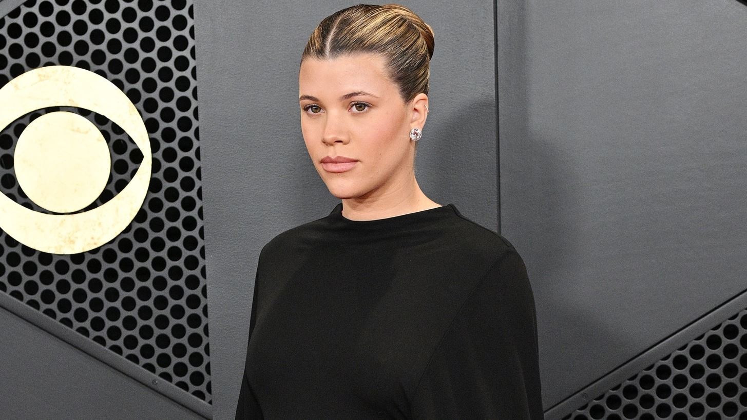 Sofia Richie | &#x397; &#x3B5;&#x3BE;&#x3BF;&#x3BC;&#x3BF;&#x3BB;&#x3CC;&#x3B3;&#x3B7;&#x3C3;&#x3B7; &#x3B3;&#x3B9;&#x3B1; &#x3C4;&#x3B9;&#x3C2; &#x3B5;&#x3C0;&#x3B9;&#x3C0;&#x3BB;&#x3BF;&#x3BA;&#x3AD;&#x3C2; &#x3C0;&#x3BF;&#x3C5; &#x3B5;&#x3AF;&#x3C7;&#x3B5; &#x3BC;&#x3B5;&#x3C4;&#x3AC; &#x3C4;&#x3BF;&#x3BD; &#x3C4;&#x3BF;&#x3BA;&#x3B5;&#x3C4;&#x3CC;