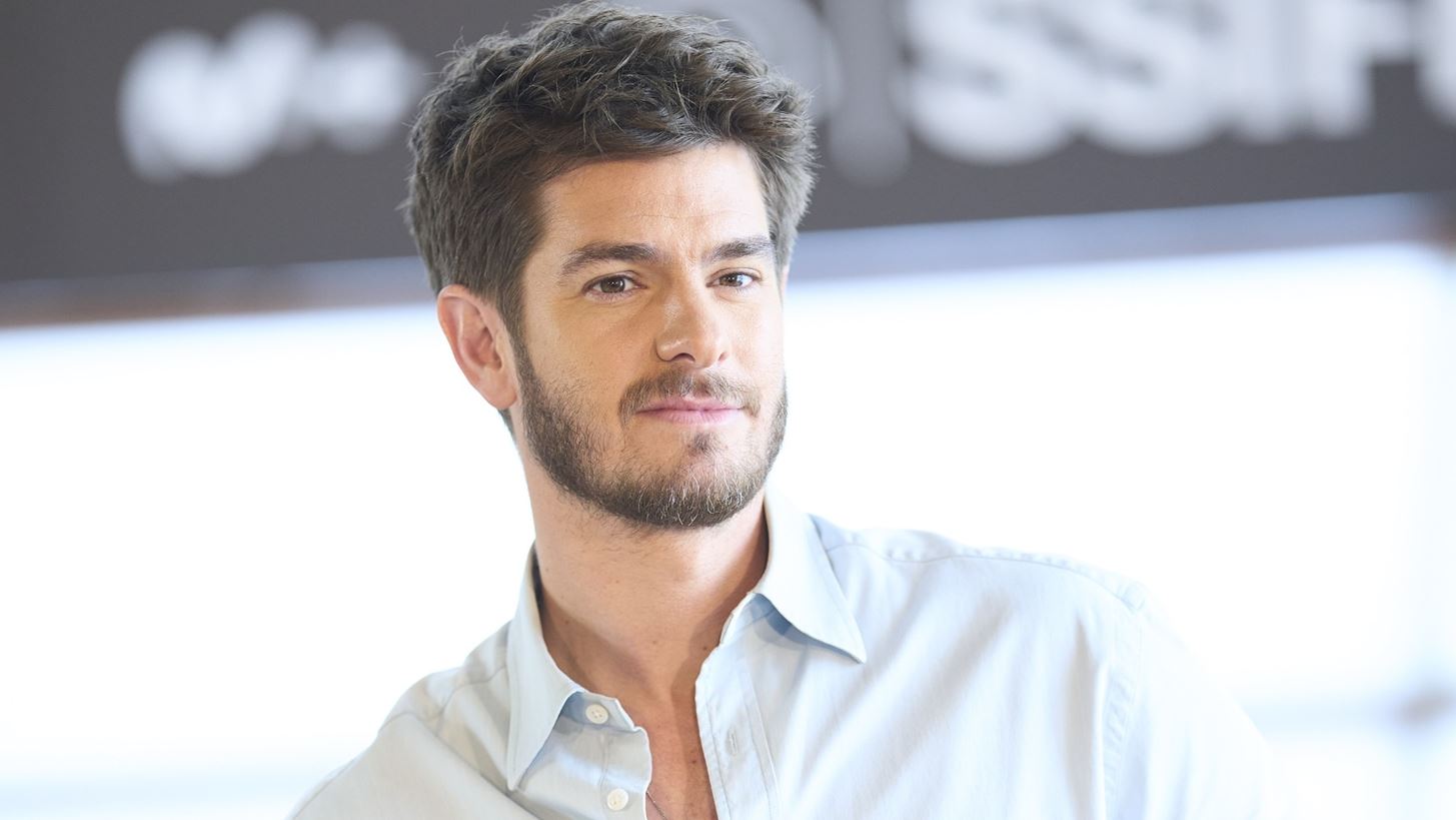 Andrew Garfield | &#x397; Kate Tomas &#x3B5;&#x3C0;&#x3B9;&#x3B2;&#x3B5;&#x3B2;&#x3B1;&#x3AF;&#x3C9;&#x3C3;&#x3B5; &#x3C4;&#x3BF;&#x3BD; &#x3C7;&#x3C9;&#x3C1;&#x3B9;&#x3C3;&#x3BC;&#x3CC; &#x3C4;&#x3BF;&#x3C5;&#x3C2;