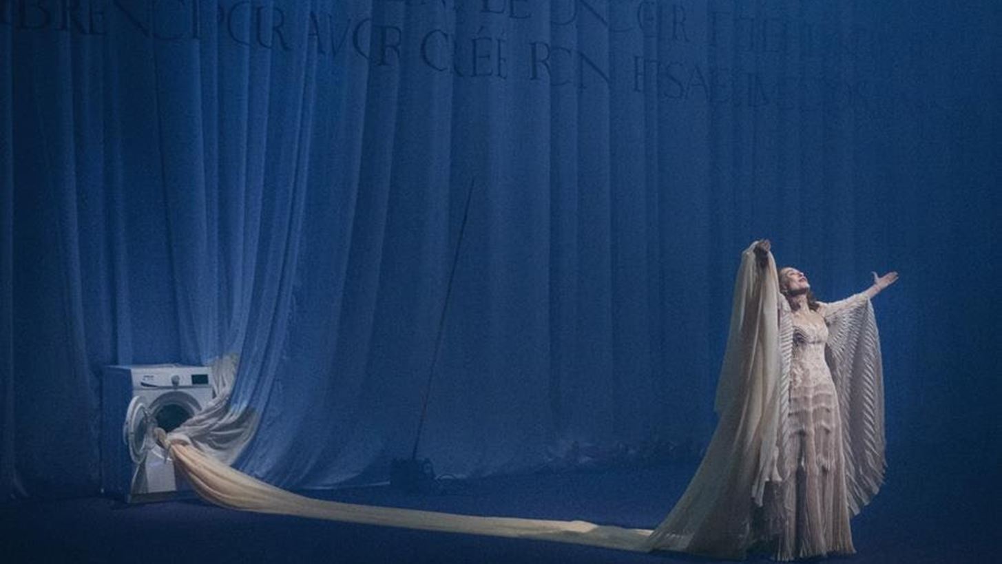 &#x397; Isabelle Huppert &#x3BE;&#x3B1;&#x3BD;&#x3AC; &#x3C3;&#x3C4;&#x3B7;&#x3BD; &#x391;&#x3B8;&#x3AE;&#x3BD;&#x3B1; &#x3BA;&#x3B1;&#x3B9; &#x3CC;&#x3BB;&#x3BF; &#x3C4;&#x3BF; &#x3BA;&#x3B1;&#x3BB;&#x3BB;&#x3B9;&#x3C4;&#x3B5;&#x3C7;&#x3BD;&#x3B9;&#x3BA;&#x3CC; &#x3C0;&#x3C1;&#x3CC;&#x3B3;&#x3C1;&#x3B1;&#x3BC;&#x3BC;&#x3B1; &#x3C4;&#x3B7;&#x3C2; &#x3A3;&#x3C4;&#x3AD;&#x3B3;&#x3B7;&#x3C2; &#x3B3;&#x3B9;&#x3B1; &#x3C4;&#x3B7; &#x3BD;&#x3AD;&#x3B1; &#x3C7;&#x3C1;&#x3BF;&#x3BD;&#x3B9;&#x3AC;