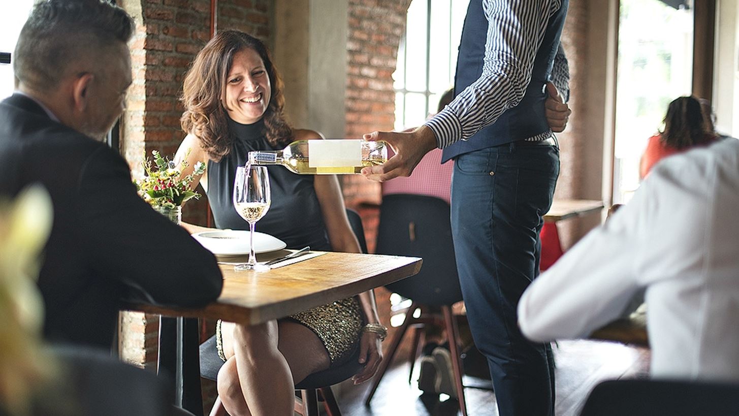&#x39F;&#x3B9; &#x3BA;&#x3B1;&#x3BD;&#x3CC;&#x3BD;&#x3B5;&#x3C2; &#x3C0;&#x3BF;&#x3C5; &#x3C0;&#x3C1;&#x3AD;&#x3C0;&#x3B5;&#x3B9; &#x3BD;&#x3B1; &#x3C4;&#x3B7;&#x3C1;&#x3B5;&#x3AF;&#x3C2; &#x3B3;&#x3B9;&#x3B1; &#x3BD;&#x3B1; &#x3B1;&#x3C0;&#x3BF;&#x3BB;&#x3B1;&#x3CD;&#x3C3;&#x3B5;&#x3B9;&#x3C2; &#x3C3;&#x3C4;&#x3BF; &#x3B1;&#x3C0;&#x3CC;&#x3BB;&#x3C5;&#x3C4;&#x3BF; &#x3C4;&#x3BF; &#x3BA;&#x3C1;&#x3B1;&#x3C3;&#x3AF;