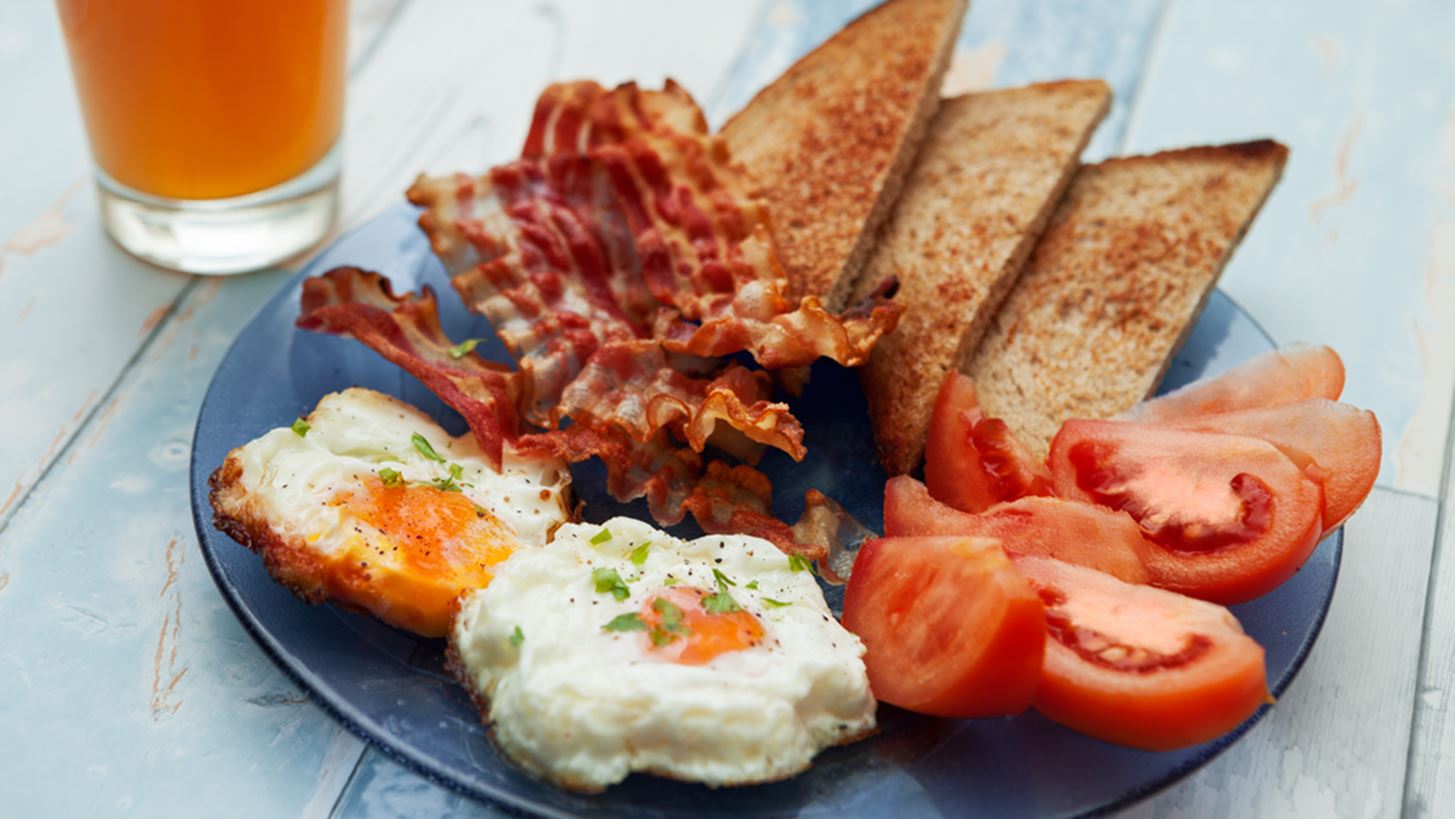 Κι όμως, ένα χορταστικό πρωινό γεύμα θα σε βοηθήσει να χάσεις βάρος
