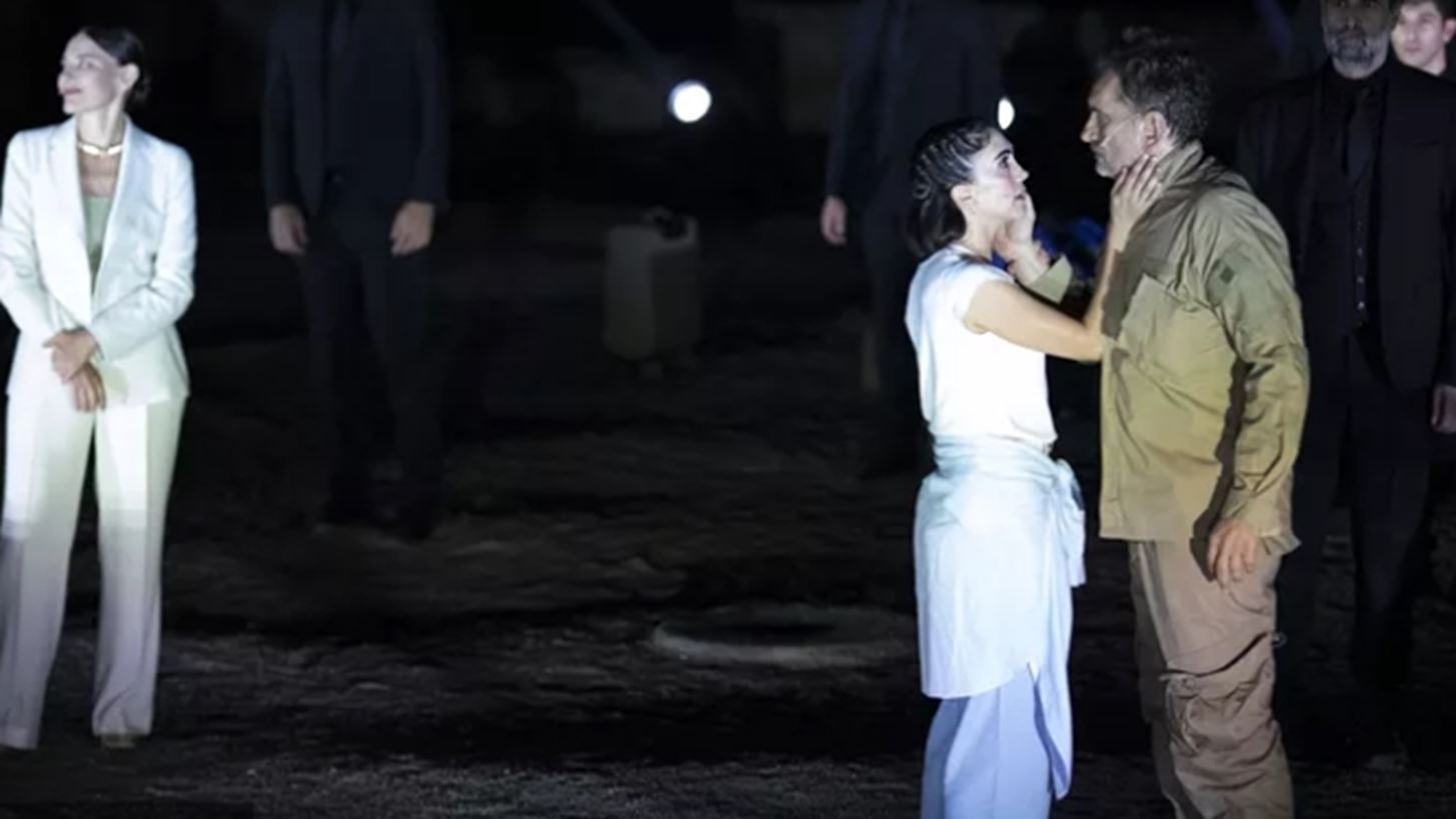 &#x397; &quot;&#x399;&#x3C6;&#x3B9;&#x3B3;&#x3AD;&#x3BD;&#x3B5;&#x3B9;&#x3B1; &#x3B7; &#x3B5;&#x3BD; &#x391;&#x3C5;&#x3BB;&#x3AF;&#x3B4;&#x3B9;&quot; &#x3B1;&#x3C0;&#x3CC; &#x3C4;&#x3BF;&#x3BD; &#x3A4;&#x3B9;&#x3BC;&#x3BF;&#x3C6;&#x3AD;&#x3B9; &#x39A;&#x3BF;&#x3C5;&#x3BB;&#x3B9;&#x3AC;&#x3BC;&#x3C0;&#x3B9;&#x3BD; &#x3AD;&#x3C1;&#x3C7;&#x3B5;&#x3C4;&#x3B1;&#x3B9; &#x3C3;&#x3C4;&#x3B7;&#x3BD; &#x391;&#x3B8;&#x3AE;&#x3BD;&#x3B1;