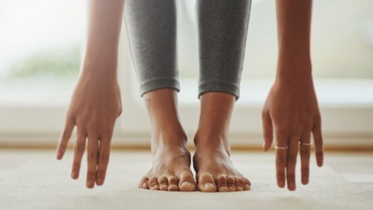 Μαθήματα γιόγκα στο σπίτι: Όσα πρέπει να ξέρεις πριν ξεκινήσεις