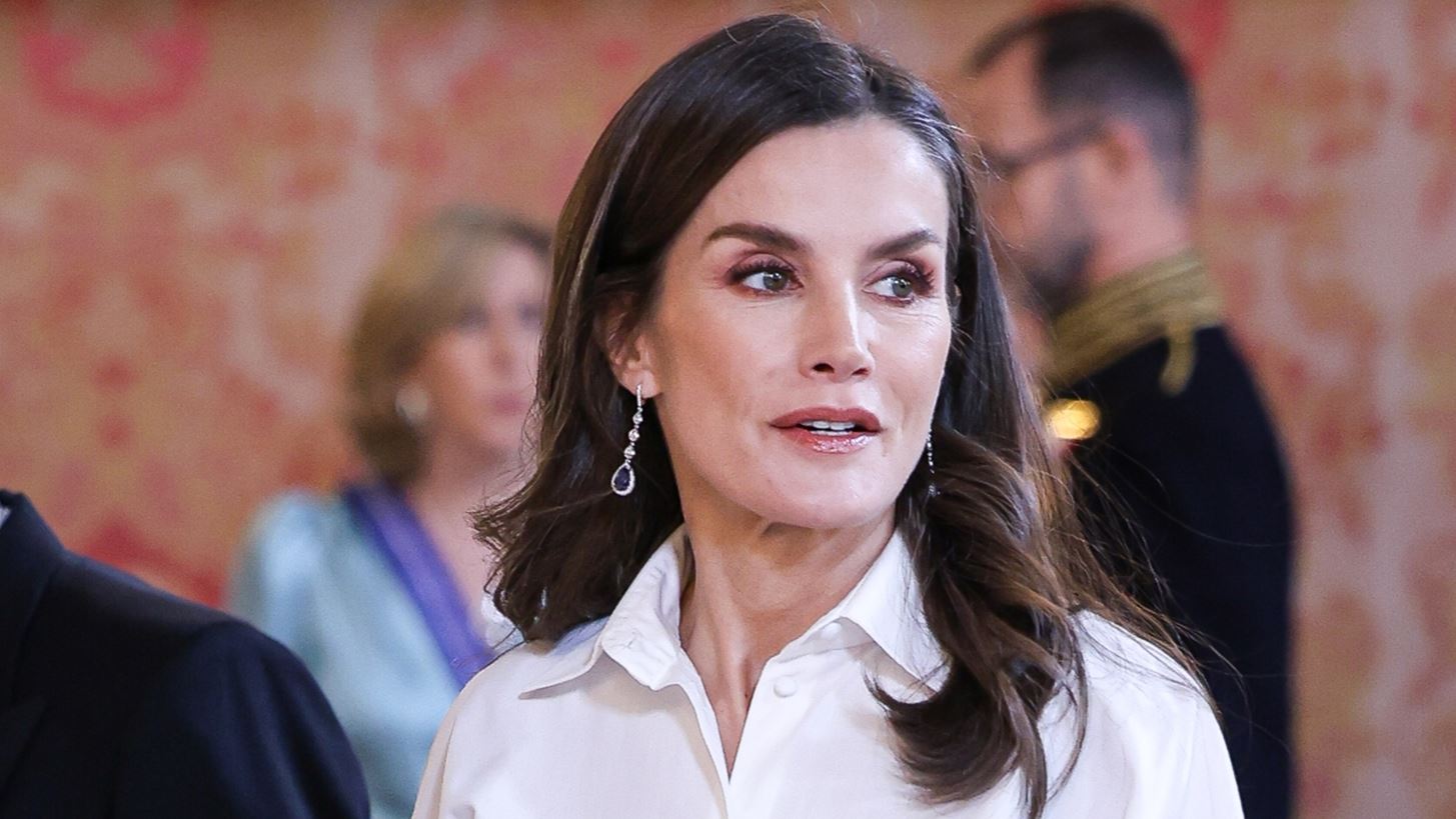 &#x392;&#x3B1;&#x3C3;&#x3AF;&#x3BB;&#x3B9;&#x3C3;&#x3C3;&#x3B1; Letizia &#x3C4;&#x3B7;&#x3C2; &#x399;&#x3C3;&#x3C0;&#x3B1;&#x3BD;&#x3AF;&#x3B1;&#x3C2; | &#x39C;&#x3B5; &#x3BA;&#x3BB;&#x3B1;&#x3C3;&#x3B9;&#x3BA;&#x3CC; &#x3BB;&#x3B5;&#x3C5;&#x3BA;&#x3CC; &#x3C0;&#x3BF;&#x3C5;&#x3BA;&#x3AC;&#x3BC;&#x3B9;&#x3C3;&#x3BF; &#x3BA;&#x3B1;&#x3B9; maxi &#x3C6;&#x3BF;&#x3CD;&#x3C3;&#x3C4;&#x3B1; &#x3C3;&#x3B5; &#x3B5;&#x3C0;&#x3AF;&#x3C3;&#x3B7;&#x3BC;&#x3B7; &#x3B4;&#x3B5;&#x3BE;&#x3AF;&#x3C9;&#x3C3;&#x3B7; &#x3C3;&#x3C4;&#x3BF; &#x3C0;&#x3B1;&#x3BB;&#x3AC;&#x3C4;&#x3B9;