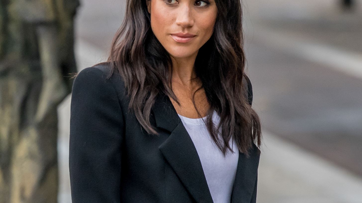 Meghan Markle | H &#x3BD;&#x3AD;&#x3B1; &#x3C4;&#x3B7;&#x3C2; &#x3B5;&#x3BC;&#x3C6;&#x3AC;&#x3BD;&#x3B9;&#x3C3;&#x3B7; &#x3BC;&#x3B5; total black look &#x3B5;&#x3AF;&#x3BD;&#x3B1;&#x3B9; &#x3B7; &#x3B9;&#x3B4;&#x3B1;&#x3BD;&#x3B9;&#x3BA;&#x3AE; &#x3C0;&#x3C1;&#x3CC;&#x3C4;&#x3B1;&#x3C3;&#x3B7; &#x3B3;&#x3B9;&#x3B1; &#x3C4;&#x3BF; &#x3B3;&#x3C1;&#x3B1;&#x3C6;&#x3B5;&#x3AF;&#x3BF;