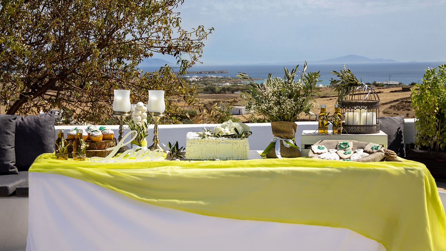 &#x39A;&#x3C4;&#x3AE;&#x3BC;&#x3B1; &#x3B5;&#x3BA;&#x3B4;&#x3B7;&#x3BB;&#x3CE;&#x3C3;&#x3B5;&#x3C9;&#x3BD; Fladakia Estate &#x3C3;&#x3C4;&#x3B7;&#x3BD; &#x3A0;&#x3AC;&#x3C1;&#x3BF;