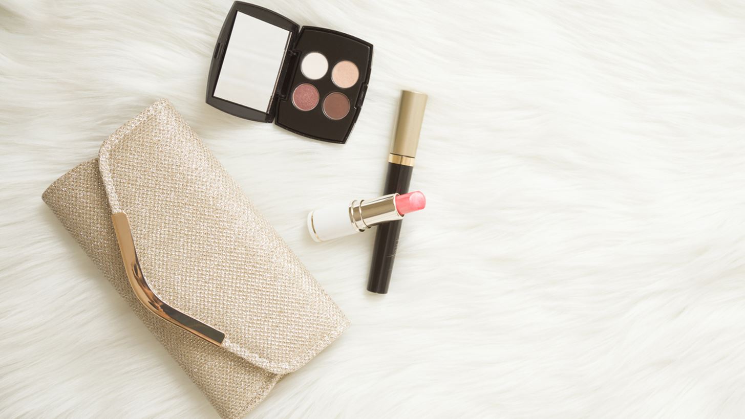 Bridal Emergency Kit | &#x38C;&#x3C3;&#x3B1; &#x3C0;&#x3C1;&#x3AD;&#x3C0;&#x3B5;&#x3B9; &#x3BD;&#x3B1; &#x3C0;&#x3B5;&#x3C1;&#x3B9;&#x3AD;&#x3C7;&#x3B5;&#x3B9; &#x3B1;&#x3C0;&#x3B1;&#x3C1;&#x3B1;&#x3B9;&#x3C4;&#x3AE;&#x3C4;&#x3C9;&#x3C2; &#x3C4;&#x3BF; &#x3BD;&#x3B5;&#x3C3;&#x3B5;&#x3C3;&#x3AD;&#x3C1; &#x3C3;&#x3BF;&#x3C5; &#x3C4;&#x3B7;&#x3BD; &#x3B7;&#x3BC;&#x3AD;&#x3C1;&#x3B1; &#x3C4;&#x3BF;&#x3C5; &#x3B3;&#x3AC;&#x3BC;&#x3BF;&#x3C5; &#x3C3;&#x3BF;&#x3C5;