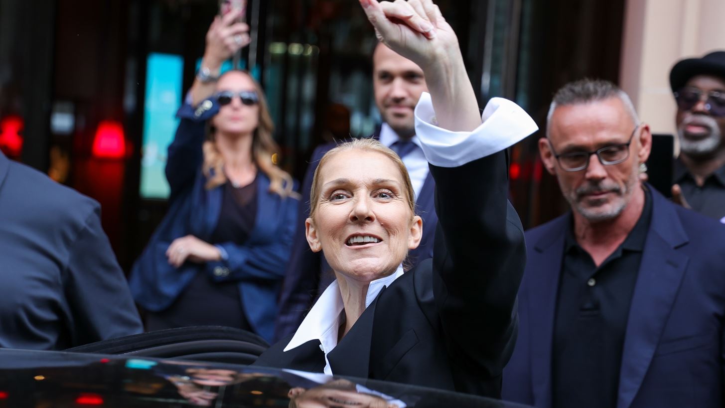&#x397; &#x3BC;&#x3B5;&#x3B3;&#x3AC;&#x3BB;&#x3B7; &#x3B5;&#x3C0;&#x3B9;&#x3C3;&#x3C4;&#x3C1;&#x3BF;&#x3C6;&#x3AE; | &#x397; C&#xE9;line Dion &#x3AD;&#x3C6;&#x3C4;&#x3B1;&#x3C3;&#x3B5; &#x3C3;&#x3C4;&#x3BF; &#x3A0;&#x3B1;&#x3C1;&#x3AF;&#x3C3;&#x3B9; &#x3B3;&#x3B9;&#x3B1; &#x3C4;&#x3BF;&#x3C5;&#x3C2; &#x39F;&#x3BB;&#x3C5;&#x3BC;&#x3C0;&#x3B9;&#x3B1;&#x3BA;&#x3BF;&#x3CD;&#x3C2; &#x391;&#x3B3;&#x3CE;&#x3BD;&#x3B5;&#x3C2;