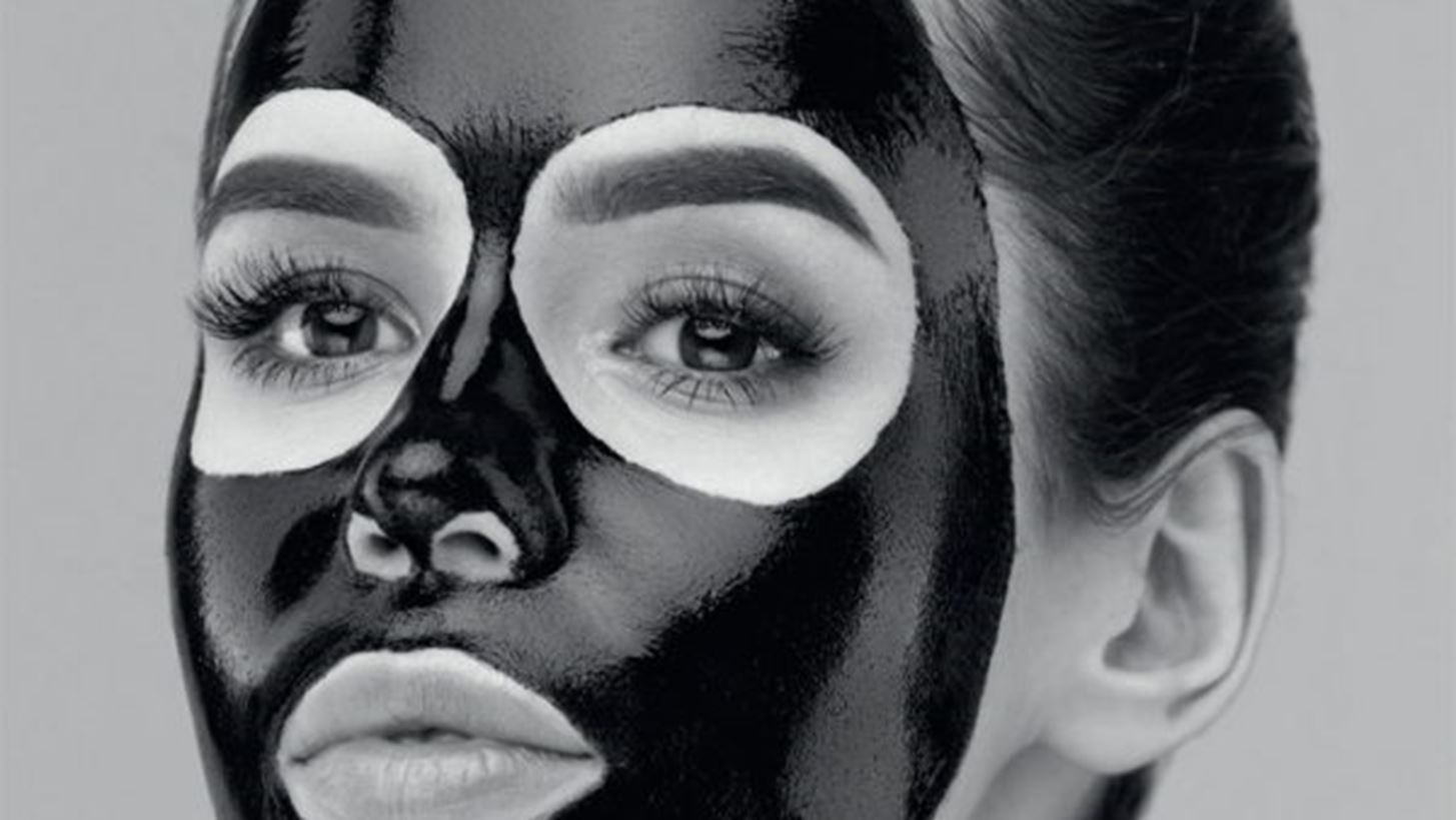Black Carbon Peeling &#x3B1;&#x3C0;&#x3CC; &#x3C4;&#x3B7; MIA aesthetics: &#x3A4;&#x3BF; beauty &#x3BC;&#x3C5;&#x3C3;&#x3C4;&#x3B9;&#x3BA;&#x3CC; &#x3C4;&#x3C9;&#x3BD; celebrities