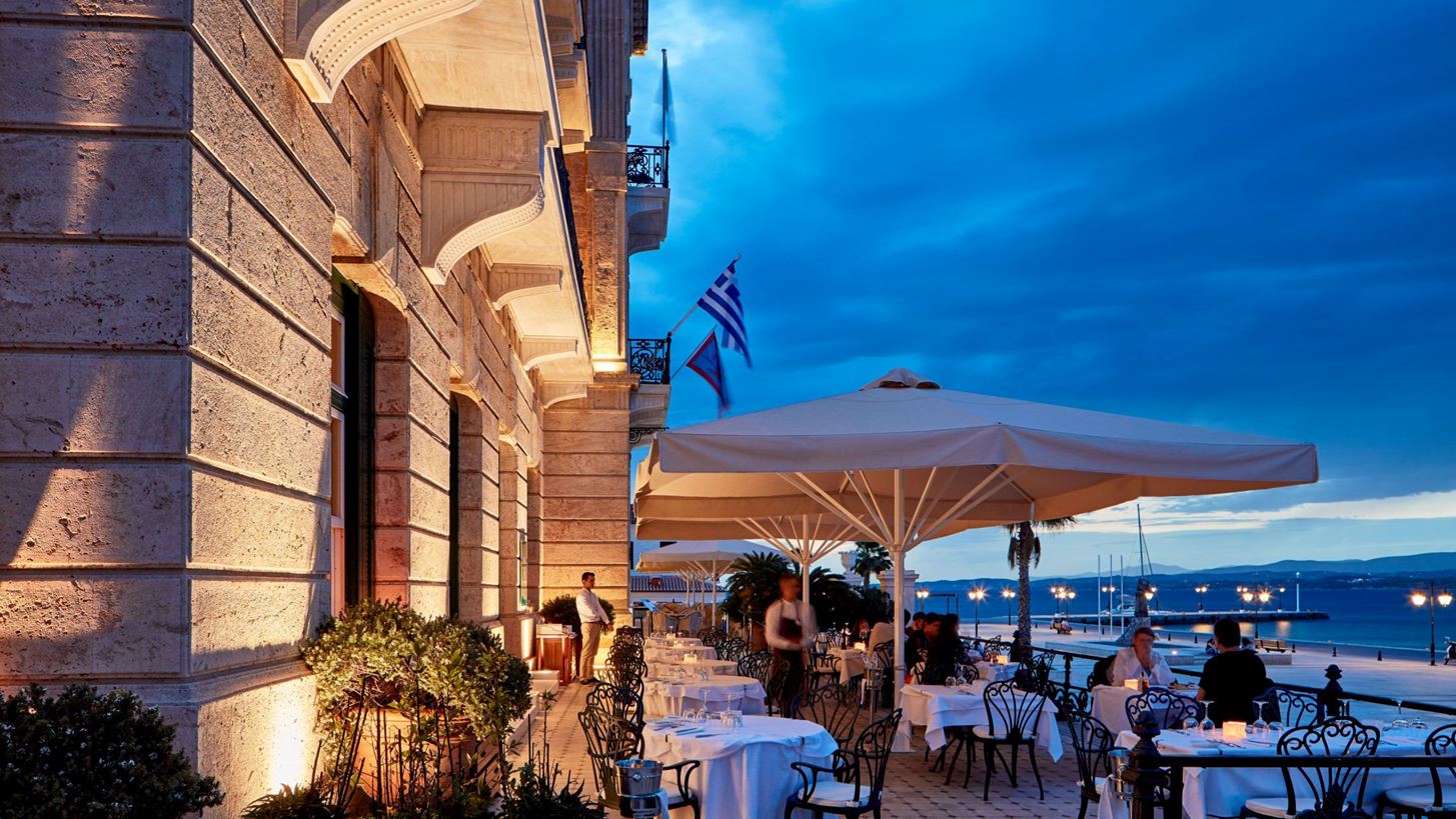 On the Verandah | &#x388;&#x3BD;&#x3B1; &#x3B3;&#x3B1;&#x3C3;&#x3C4;&#x3C1;&#x3BF;&#x3BD;&#x3BF;&#x3BC;&#x3B9;&#x3BA;&#x3CC; &#x3C4;&#x3B1;&#x3BE;&#x3AF;&#x3B4;&#x3B9; &#x3C3;&#x3C4;&#x3B7;&#x3BD; &#x3C0;&#x3B9;&#x3BF; &#x3B4;&#x3B9;&#x3AC;&#x3C3;&#x3B7;&#x3BC;&#x3B7; &#x3B2;&#x3B5;&#x3C1;&#x3AC;&#x3BD;&#x3C4;&#x3B1; &#x3C4;&#x3C9;&#x3BD; &#x3A3;&#x3C0;&#x3B5;&#x3C4;&#x3C3;&#x3CE;&#x3BD;