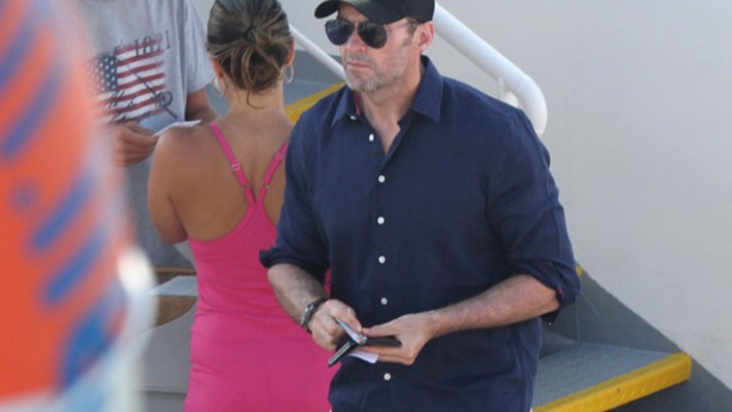 Hugh Jackman: &#x39A;&#x3AC;&#x3BD;&#x3B5;&#x3B9; &#x3BF;&#x3B9;&#x3BA;&#x3BF;&#x3B3;&#x3B5;&#x3BD;&#x3B5;&#x3B9;&#x3B1;&#x3BA;&#x3AD;&#x3C2; &#x3B4;&#x3B9;&#x3B1;&#x3BA;&#x3BF;&#x3C0;&#x3AD;&#x3C2; &#x3C3;&#x3C4;&#x3B7;&#x3BD; &#x391;&#x3BD;&#x3C4;&#x3AF;&#x3C0;&#x3B1;&#x3C1;&#x3BF;