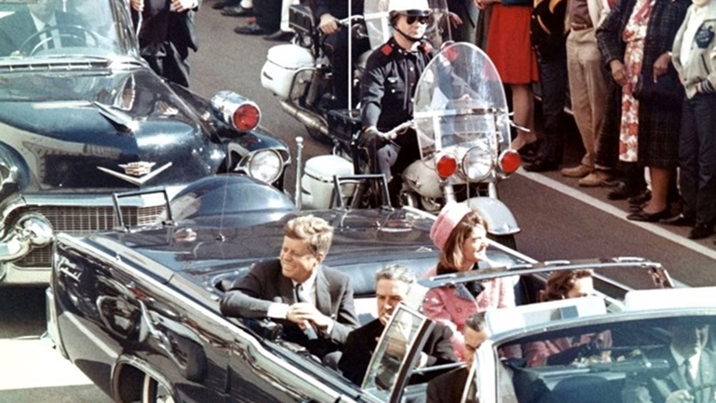 John Kennedy | 59 &#x3C7;&#x3C1;&#x3CC;&#x3BD;&#x3B9;&#x3B1; &#x3B1;&#x3C0;&#x3CC; &#x3C4;&#x3B7; &#x3B4;&#x3BF;&#x3BB;&#x3BF;&#x3C6;&#x3BF;&#x3BD;&#x3AF;&#x3B1; &#x3C0;&#x3BF;&#x3C5; &#x3C3;&#x3C5;&#x3BD;&#x3C4;&#x3AC;&#x3C1;&#x3B1;&#x3BE;&#x3B5; &#x3C4;&#x3BF;&#x3BD; &#x3BA;&#x3CC;&#x3C3;&#x3BC;&#x3BF;