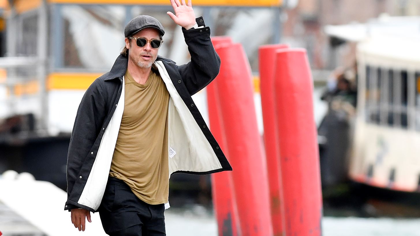 Brad Pitt | &#x39A;&#x3B1;&#x3C4;&#x3B7;&#x3B3;&#x3BF;&#x3C1;&#x3B5;&#x3AF;&#x3C4;&#x3B1;&#x3B9; &#x3CC;&#x3C4;&#x3B9; &#x3AD;&#x3C6;&#x3C4;&#x3B9;&#x3B1;&#x3BE;&#x3B5; &#x3B5;&#x3BB;&#x3B1;&#x3C4;&#x3C4;&#x3C9;&#x3BC;&#x3B1;&#x3C4;&#x3B9;&#x3BA;&#x3AC; &#x3C3;&#x3C0;&#x3AF;&#x3C4;&#x3B9;&#x3B1; &#x3C3;&#x3C4;&#x3B1; &#x3B8;&#x3CD;&#x3BC;&#x3B1;&#x3C4;&#x3B1; &#x3C4;&#x3BF;&#x3C5; &#x3C4;&#x3C5;&#x3C6;&#x3CE;&#x3BD;&#x3B1; &#x39A;&#x3B1;&#x3C4;&#x3C1;&#x3AF;&#x3BD;&#x3B1;
