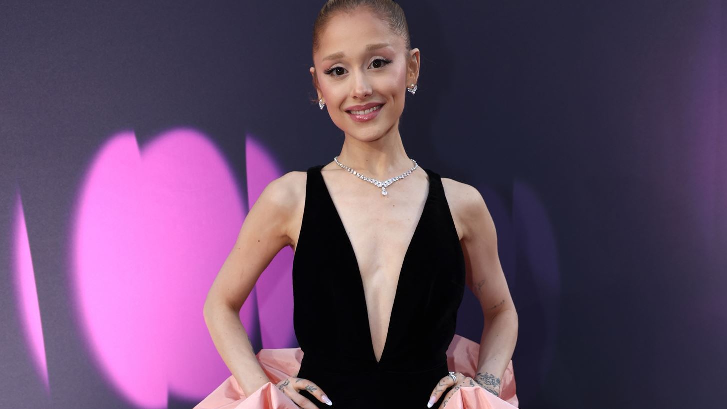 Ariana Grande | &#x395;&#x3BC;&#x3C6;&#x3B1;&#x3BD;&#x3AF;&#x3C3;&#x3C4;&#x3B7;&#x3BA;&#x3B5; &#x3BC;&#x3B5; &#x3BD;&#x3AD;&#x3BF; hair color &#x3C3;&#x3C4;&#x3B7;&#x3BD; &#x38C;&#x3C0;&#x3B5;&#x3C1;&#x3B1; &#x3C4;&#x3BF;&#x3C5; &#x3A0;&#x3B1;&#x3C1;&#x3B9;&#x3C3;&#x3B9;&#x3BF;&#x3CD;