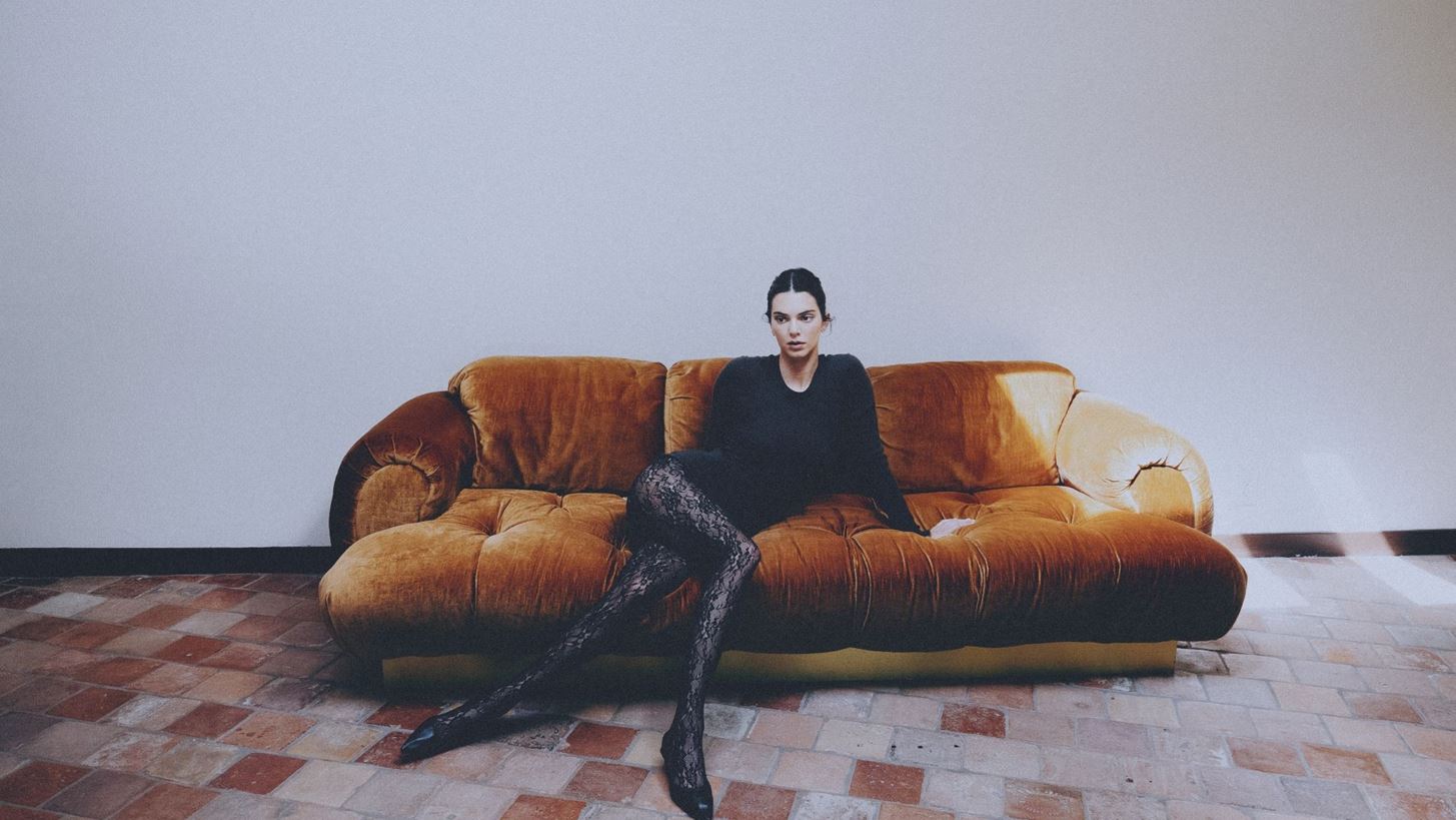 To &#x3BA;&#x3B1;&#x3BB;&#x3C3;&#x3CC;&#x3BD; &#x3BC;&#x3B5; &#x3B4;&#x3B1;&#x3BD;&#x3C4;&#x3AD;&#x3BB;&#x3B1; &#x3B1;&#x3C0;&#x3CC; &#x3C4;&#x3B7;&#x3BD; Calzedonia &#x3C0;&#x3BF;&#x3C5; &#x3BE;&#x3B5;&#x3C7;&#x3C9;&#x3C1;&#x3AF;&#x3B6;&#x3B5;&#x3B9; &#x3B7; Kendall Jenner