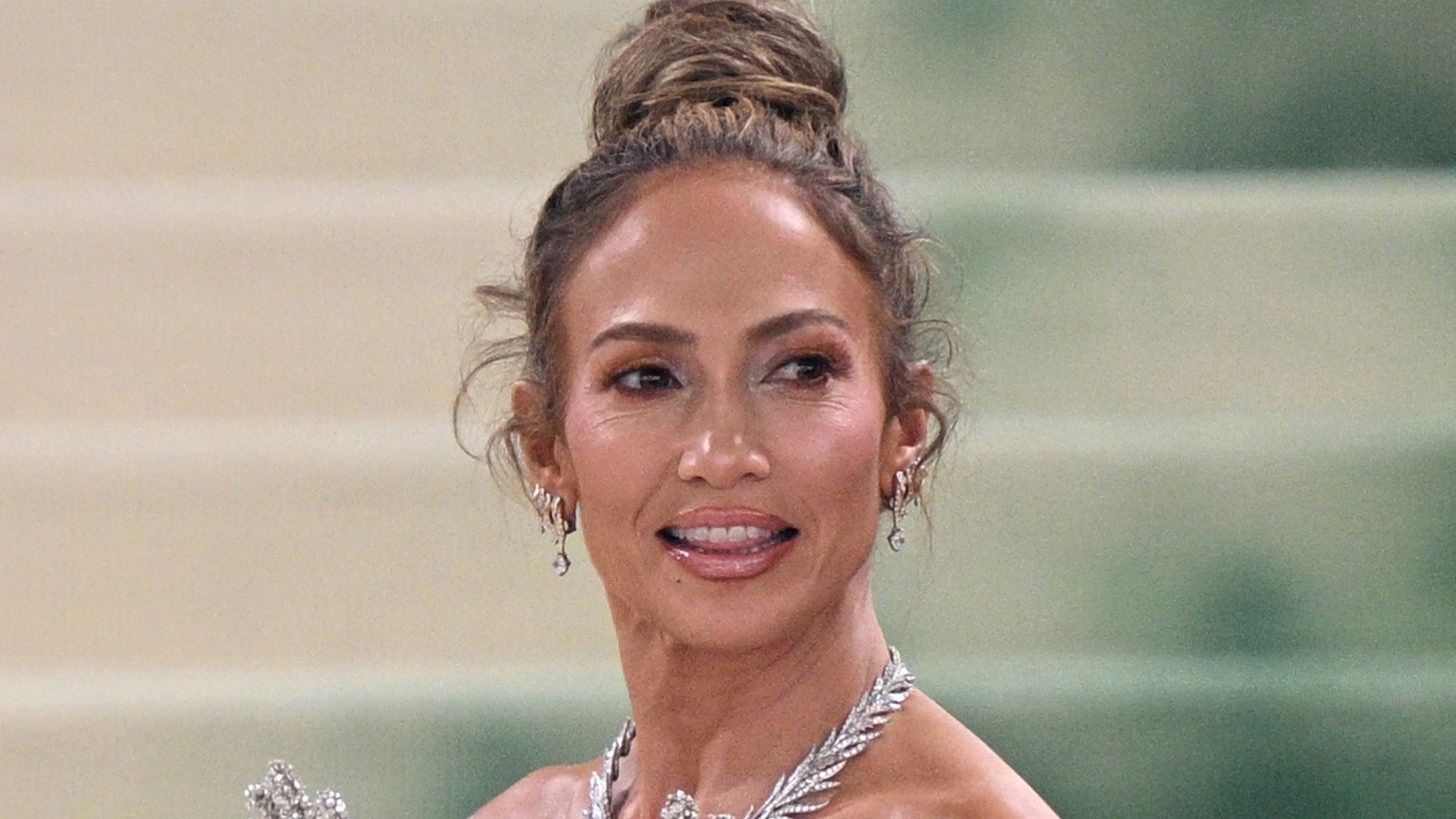 Jennifer Lopez | &#x397; &#x3B5;&#x3C0;&#x3AF;&#x3C3;&#x3BA;&#x3B5;&#x3C8;&#x3B7; &#x3C4;&#x3B7;&#x3C2; &#x3B1;&#x3B4;&#x3B5;&#x3C1;&#x3C6;&#x3AE;&#x3C2; &#x3C4;&#x3B7;&#x3C2; &#x3C3;&#x3C4;&#x3B7; &#x3BC;&#x3B5;&#x3B3;&#x3B1;&#x3BB;&#x3CD;&#x3C4;&#x3B5;&#x3C1;&#x3B7; &#x3BA;&#x3CC;&#x3C1;&#x3B7; &#x3C4;&#x3BF;&#x3C5; Ben Affleck