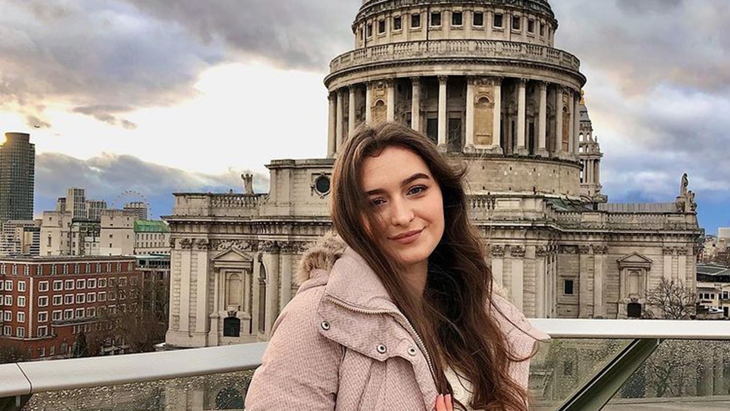 Marta Vasyuta: &#x399;nfluencer &#x3B3;&#x3B9;&#x3B1; &#x3C3;&#x3BF;&#x3B2;&#x3B1;&#x3C1;&#x3CC; &#x3BB;&#x3CC;&#x3B3;&#x3BF;