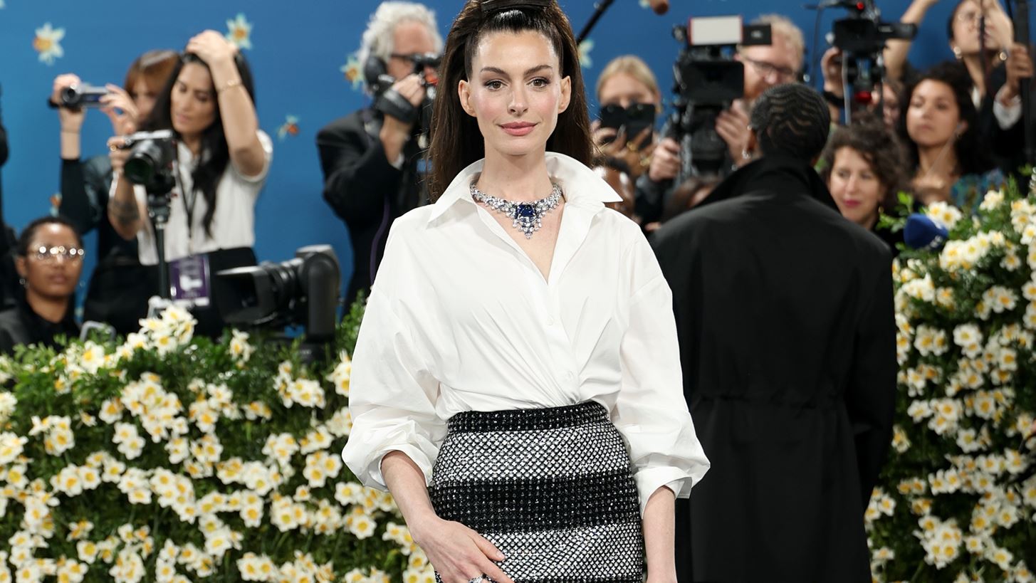 Anne Hathaway στην καρδιά της Νέας Υόρκης |  Γιατί όλοι μιλούν για την εμφάνισή της;