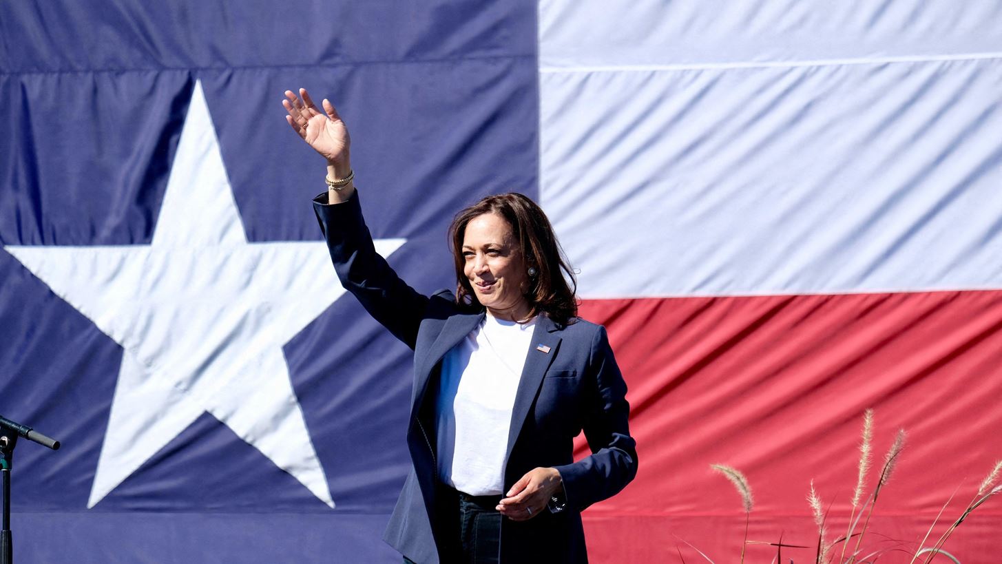&#x397; Kamala Harris &#x3B3;&#x3AF;&#x3BD;&#x3B5;&#x3C4;&#x3B1;&#x3B9; &#x3B7; &#x3C0;&#x3C1;&#x3CE;&#x3C4;&#x3B7; &#x3B3;&#x3C5;&#x3BD;&#x3B1;&#x3AF;&#x3BA;&#x3B1; &#x3B1;&#x3BD;&#x3C4;&#x3B9;&#x3C0;&#x3C1;&#x3CC;&#x3B5;&#x3B4;&#x3C1;&#x3BF;&#x3C2; &#x3C4;&#x3C9;&#x3BD; &#x397;&#x3A0;&#x391;
