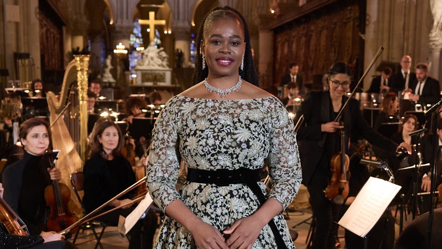 Pretty Yende |  &#x3A0;&#x3CE;&#x3C2; &#x3B4;&#x3B7;&#x3BC;&#x3B9;&#x3BF;&#x3C5;&#x3C1;&#x3B3;&#x3AE;&#x3B8;&#x3B7;&#x3BA;&#x3B5; &#x3C4;&#x3BF; Dior &#x3C6;&#x3CC;&#x3C1;&#x3B5;&#x3BC;&#x3B1; &#x3C0;&#x3BF;&#x3C5; &#x3B5;&#x3C0;&#x3AD;&#x3BB;&#x3B5;&#x3BE;&#x3B5; &#x3C3;&#x3C4;&#x3B7;&#x3BD; &#x3B5;&#x3C0;&#x3B1;&#x3BD;&#x3B1;&#x3BB;&#x3B5;&#x3B9;&#x3C4;&#x3BF;&#x3C5;&#x3C1;&#x3B3;&#x3AF;&#x3B1; &#x3C4;&#x3B7;&#x3C2; &#x3A0;&#x3B1;&#x3BD;&#x3B1;&#x3B3;&#x3AF;&#x3B1;&#x3C2; &#x3C4;&#x3C9;&#x3BD; &#x3A0;&#x3B1;&#x3C1;&#x3B9;&#x3C3;&#x3AF;&#x3C9;&#x3BD;