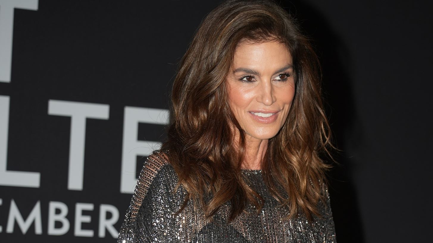 Cindy Crawford | &#x3A3;&#x3C7;&#x3BF;&#x3BB;&#x3B9;&#x3AC;&#x3B6;&#x3B5;&#x3B9; &#x3C4;&#x3BF;&#x3BD; &#x3B3;&#x3AC;&#x3BC;&#x3BF; &#x3C4;&#x3B7;&#x3C2; &#x3BC;&#x3B5; &#x3C4;&#x3BF;&#x3BD; Richard Gere &#x3C3;&#x3B5; &#x3BC;&#x3AF;&#x3B1; &#x3C3;&#x3C0;&#x3AC;&#x3BD;&#x3B9;&#x3B1; &#x3B1;&#x3BD;&#x3B1;&#x3C6;&#x3BF;&#x3C1;&#x3AC;