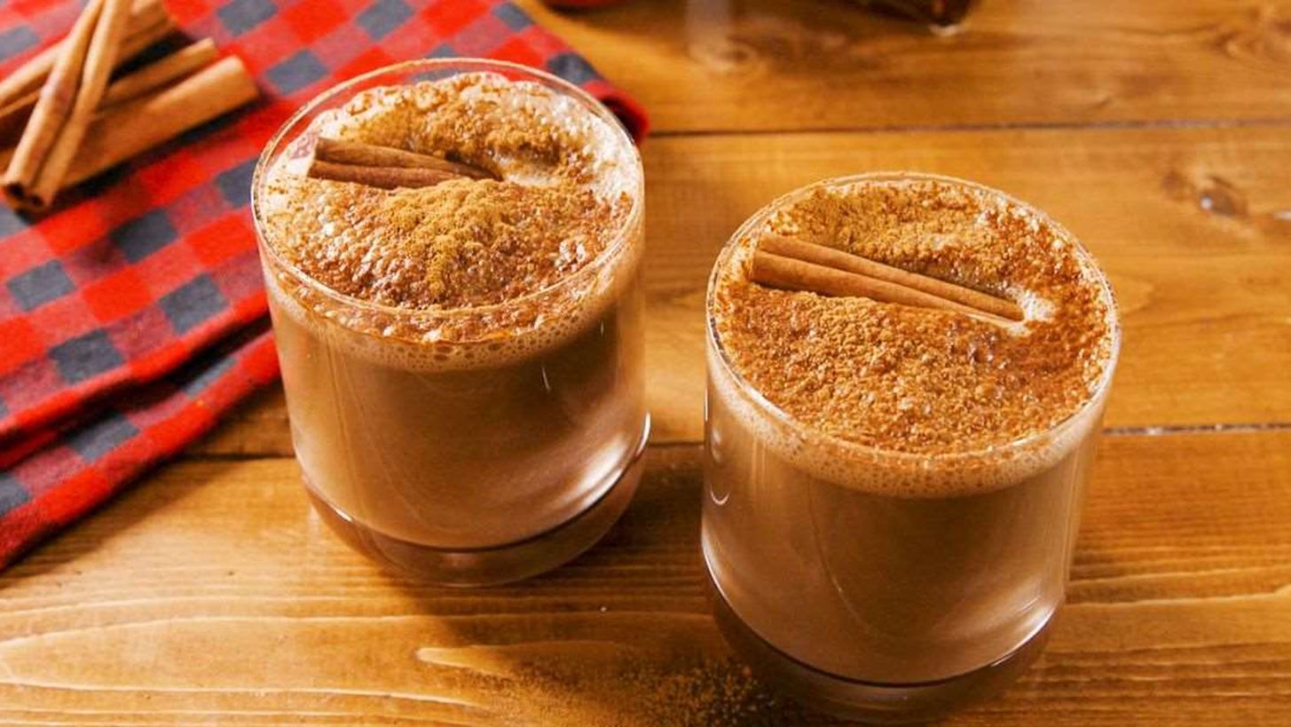 &#x388;&#x3BD;&#x3B1; Whisky Cola &#x3BC;&#x3B5; &#x3C7;&#x3C1;&#x3B9;&#x3C3;&#x3C4;&#x3BF;&#x3C5;&#x3B3;&#x3B5;&#x3BD;&#x3BD;&#x3B9;&#x3AC;&#x3C4;&#x3B9;&#x3BA;&#x3BF; twist