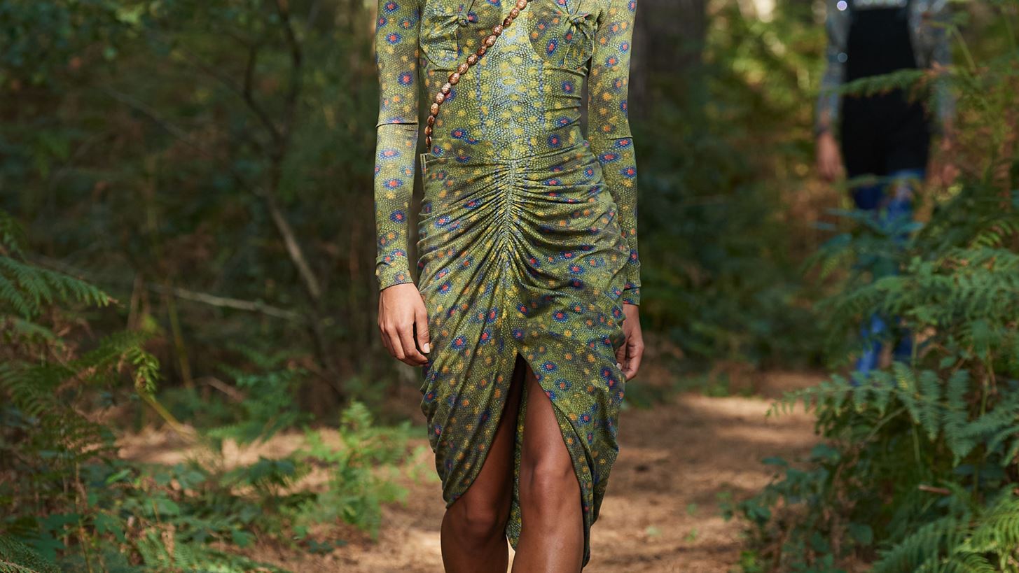 Ταράτσες, δάση, χωράφια… Τα πιο απροσδόκητα μέρη που μετατράπηκαν σε catwalk