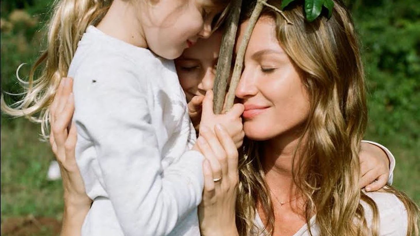 Gisele B&#xFC;ndchen | &#x388;&#x3BA;&#x3BF;&#x3C8;&#x3B5; &#x3C4;&#x3B1; &#x3BC;&#x3B1;&#x3BB;&#x3BB;&#x3B9;&#x3AC; &#x3C4;&#x3B7;&#x3C2; &#x3C3;&#x3BF;&#x3CD;&#x3C0;&#x3B5;&#x3C1; &#x3B1;&#x3B3;&#x3C7;&#x3C9;&#x3BC;&#x3AD;&#x3BD;&#x3B7;&#x3C2; &#x3BA;&#x3CC;&#x3C1;&#x3B7;&#x3C2; &#x3C4;&#x3B7;&#x3C2;