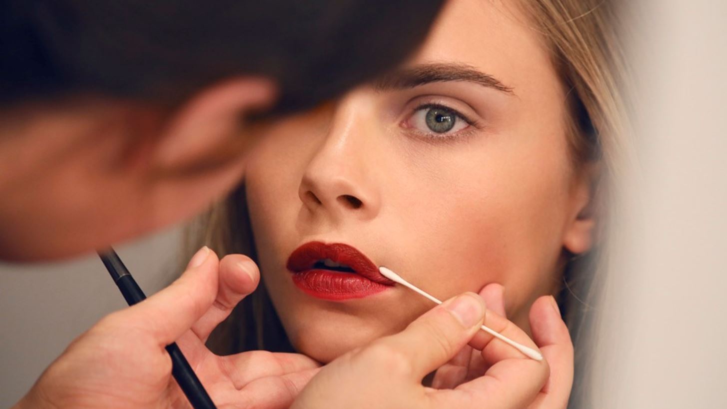 &#x391;&#x3C5;&#x3C4;&#x3AD;&#x3C2; &#x3B5;&#x3AF;&#x3BD;&#x3B1;&#x3B9; &#x3BF;&#x3B9; 4 &#x3B4;&#x3B7;&#x3BC;&#x3BF;&#x3C6;&#x3B9;&#x3BB;&#x3AD;&#x3C3;&#x3C4;&#x3B5;&#x3C1;&#x3B5;&#x3C2; makeup &#x3C4;&#x3AC;&#x3C3;&#x3B5;&#x3B9;&#x3C2; &#x3B1;&#x3C5;&#x3C4;&#x3AE; &#x3C4;&#x3B7; &#x3C3;&#x3C4;&#x3B9;&#x3B3;&#x3BC;&#x3AE;