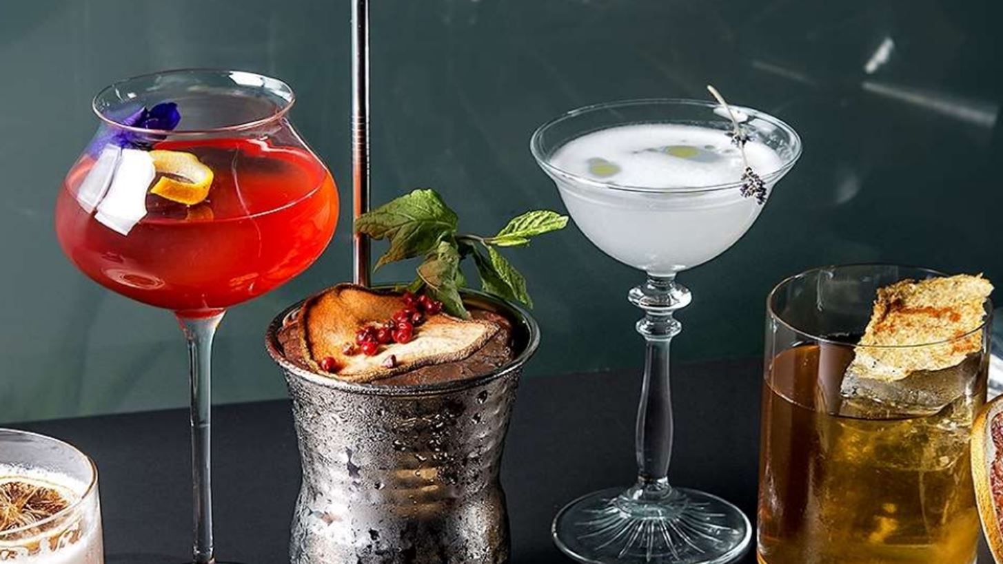 &#x39A;&#x3B9; &#x3B1;&#x3BD; &#x3B1;&#x3C1;&#x3BA;&#x3BF;&#x3CD;&#x3BD; 5 cocktails &#x3B3;&#x3B9;&#x3B1; &#x3BD;&#x3B1; &#x3B3;&#x3AF;&#x3BD;&#x3BF;&#x3C5;&#x3BD; &#x3BD;&#x3BF;&#x3C3;&#x3C4;&#x3B9;&#x3BC;&#x3CC;&#x3C4;&#x3B5;&#x3C1;&#x3B5;&#x3C2; &#x3BF;&#x3B9; &#x3B3;&#x3B9;&#x3BF;&#x3C1;&#x3C4;&#x3AD;&#x3C2;;