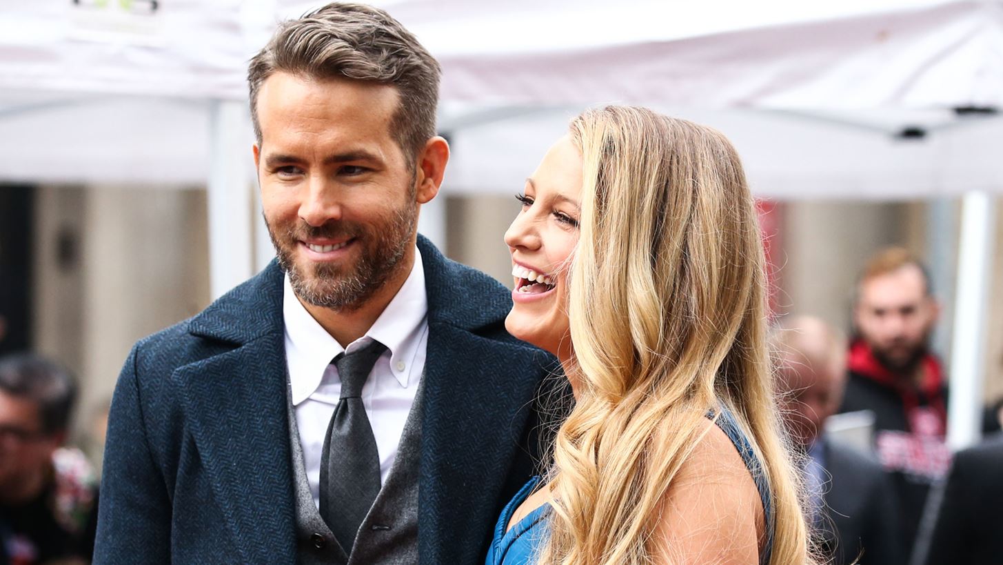 Blake Lively - Ryan Reynolds: &#x397; &#x3C0;&#x3C1;&#x3CE;&#x3C4;&#x3B7; &#x3B4;&#x3B7;&#x3BC;&#x3CC;&#x3C3;&#x3B9;&#x3B1; &#x3B5;&#x3BC;&#x3C6;&#x3AC;&#x3BD;&#x3B9;&#x3C3;&#x3B7; &#x3BC;&#x3B1;&#x3B6;&#x3AF; &#x3BC;&#x3B5; &#x3C4;&#x3B1; &#x3C0;&#x3B1;&#x3B9;&#x3B4;&#x3B9;&#x3AC; &#x3C4;&#x3BF;&#x3C5;&#x3C2;