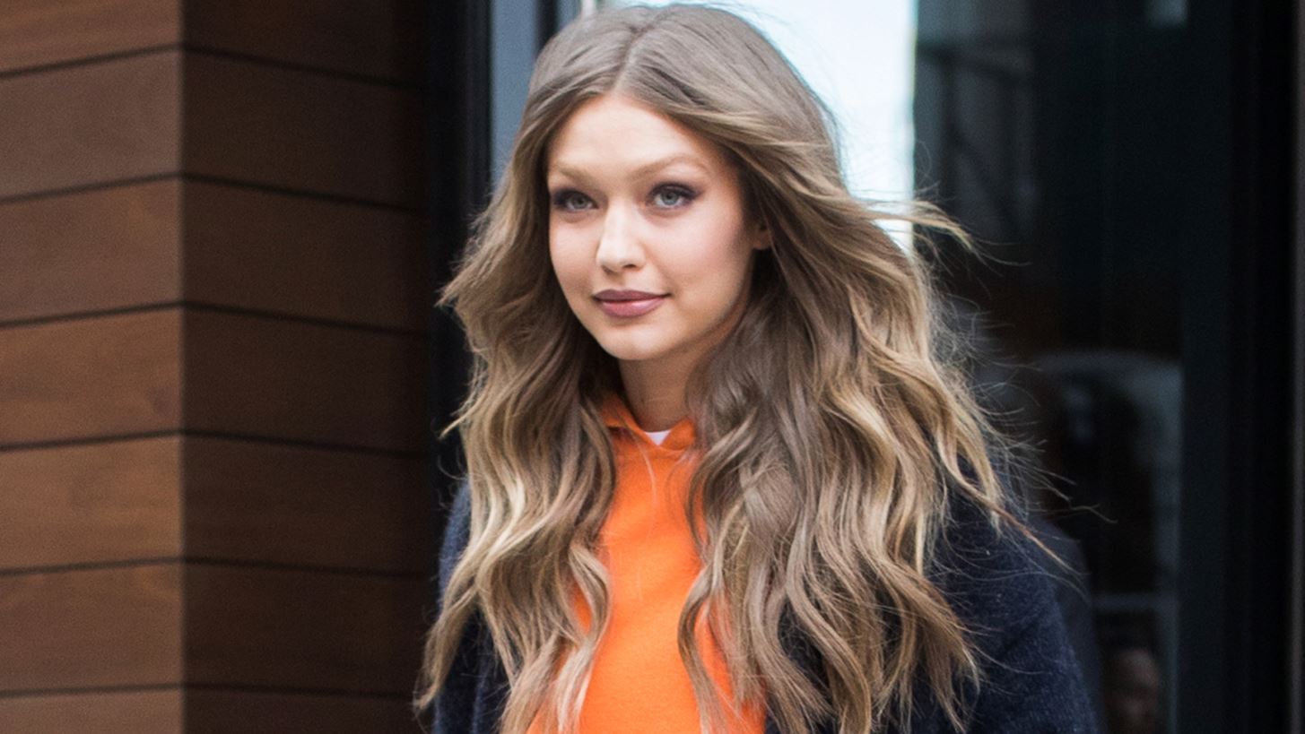 &#x397; Gigi Hadid &#x3AD;&#x3BA;&#x3B1;&#x3BD;&#x3B5; &#x3BC;&#x3AF;&#x3B1; &#x3BC;&#x3BF;&#x3BD;&#x3B1;&#x3B4;&#x3B9;&#x3BA;&#x3AE; &#x3B5;&#x3BC;&#x3C6;&#x3AC;&#x3BD;&#x3B9;&#x3C3;&#x3B7; &#x3C6;&#x3BF;&#x3C1;&#x3CE;&#x3BD;&#x3C4;&#x3B1;&#x3C2; &#x3C4;&#x3BF; &#x3C0;&#x3B9;&#x3BF; &#x3B1;&#x3C0;&#x3C1;&#x3BF;&#x3C3;&#x3B4;&#x3CC;&#x3BA;&#x3B7;&#x3C4;&#x3BF; &#x3C7;&#x3C1;&#x3CE;&#x3BC;&#x3B1; &#x3C4;&#x3BF;&#x3C5; &#x3C7;&#x3B5;&#x3B9;&#x3BC;&#x3CE;&#x3BD;&#x3B1;
