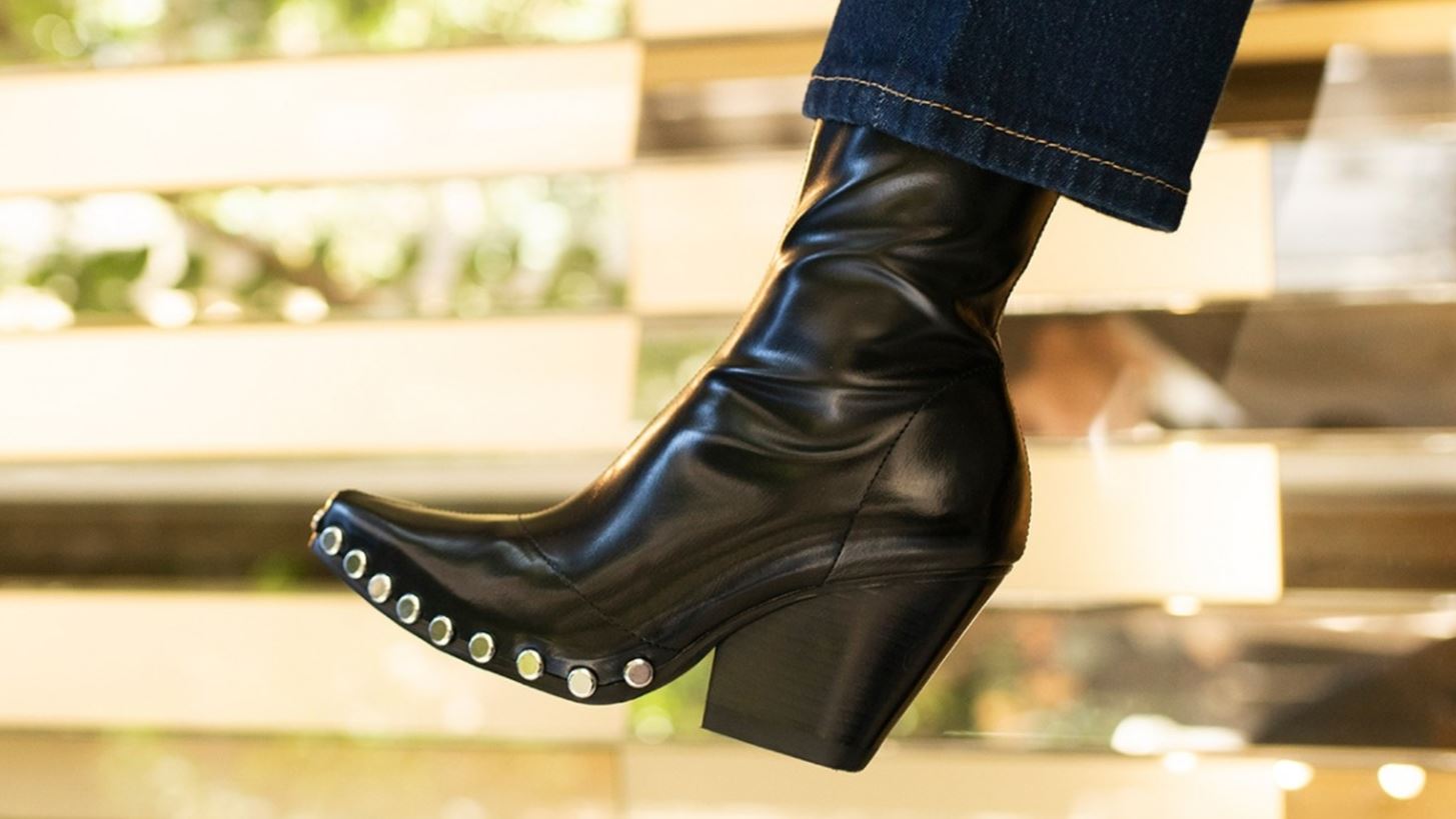 &#x397; &#x3BD;&#x3AD;&#x3B1; &#x3C3;&#x3C5;&#x3BB;&#x3BB;&#x3BF;&#x3B3;&#x3AE; &#x3C0;&#x3B1;&#x3C0;&#x3BF;&#x3C5;&#x3C4;&#x3C3;&#x3B9;&#x3CE;&#x3BD; &#x3C4;&#x3BF;&#x3C5; Jeffrey Campbell &#x3C0;&#x3C1;&#x3CC;&#x3BA;&#x3B5;&#x3B9;&#x3C4;&#x3B1;&#x3B9; &#x3BD;&#x3B1; &#x3B5;&#x3BD;&#x3B8;&#x3BF;&#x3C5;&#x3C3;&#x3B9;&#x3AC;&#x3C3;&#x3B5;&#x3B9; &#x3CC;&#x3BB;&#x3B5;&#x3C2; &#x3C4;&#x3B9;&#x3C2; shoe lovers